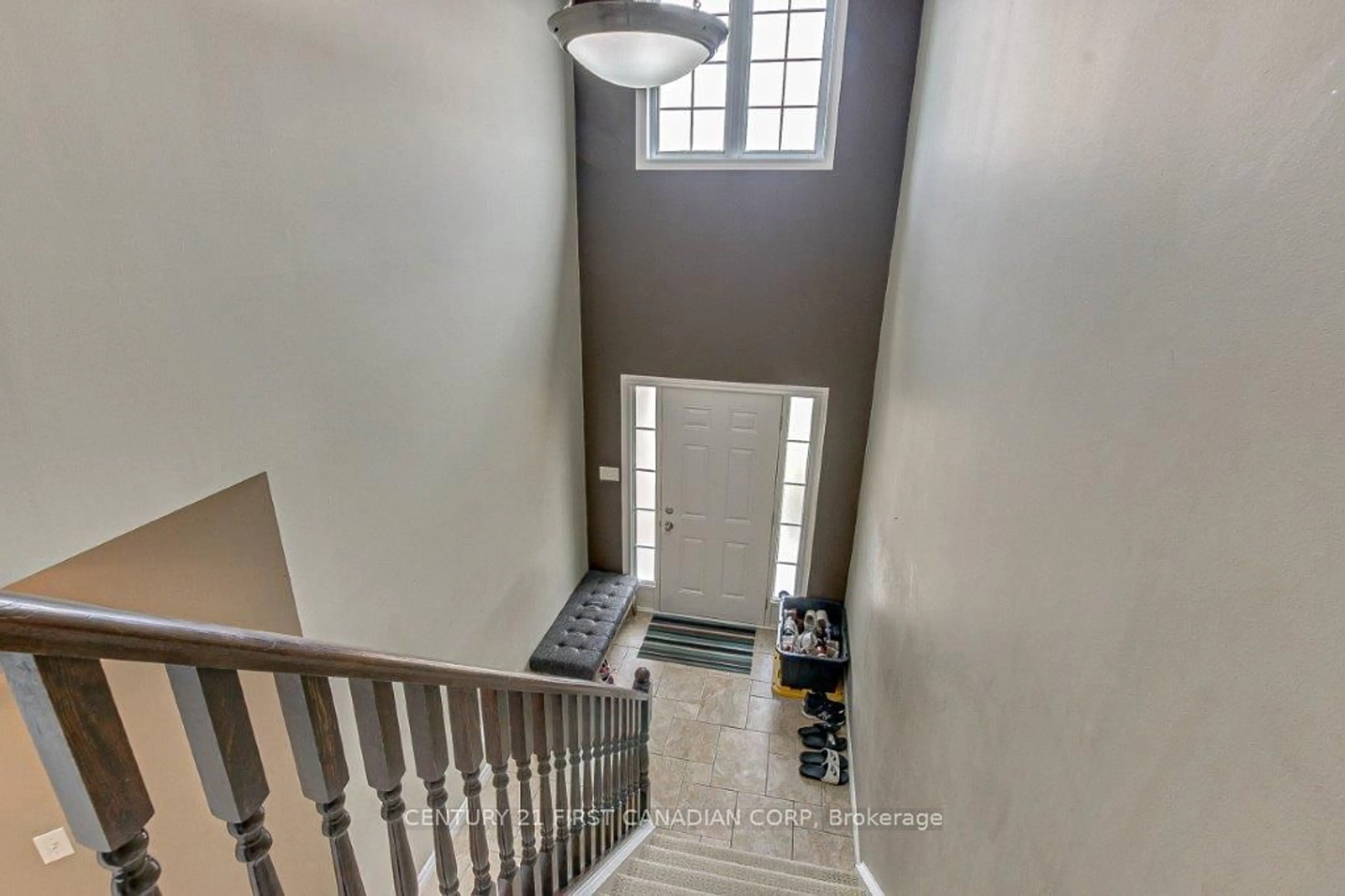 Indoor foyer, not visible floor for 812 REEVES Ave, London Ontario N6G 5K3