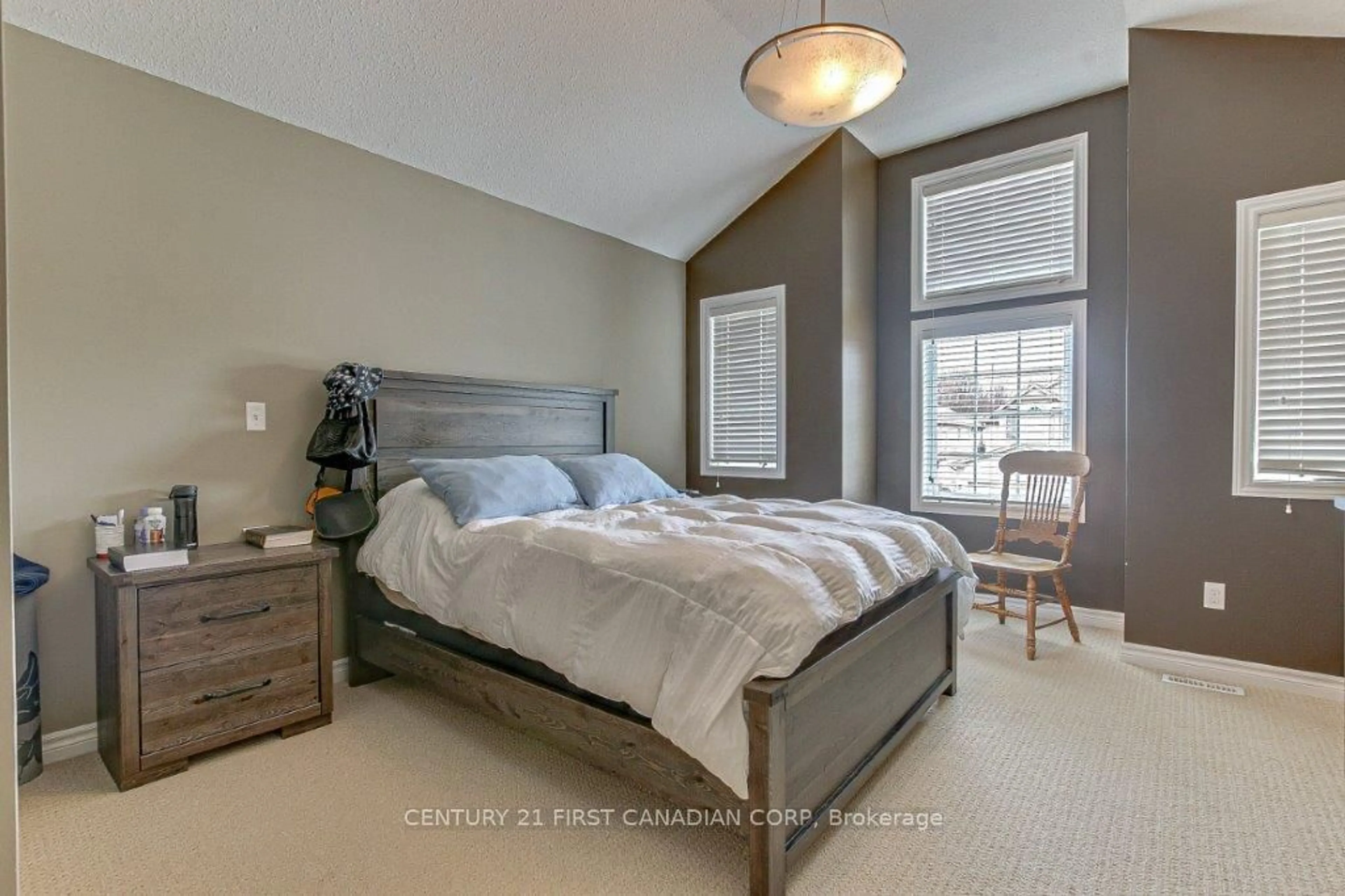 Bedroom, wood floors for 812 REEVES Ave, London Ontario N6G 5K3