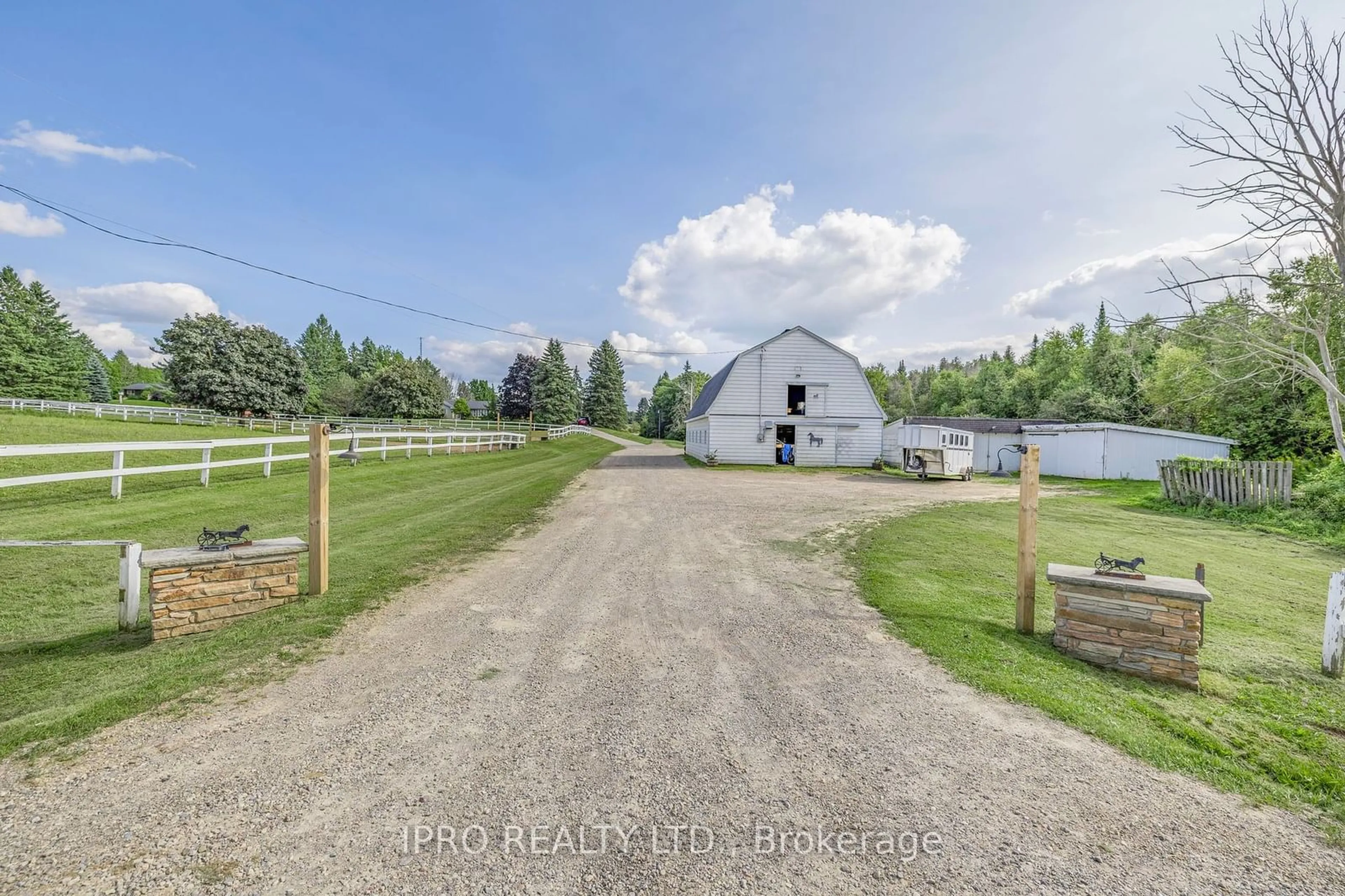 Shed for 246044 County Rd 16 Rd, Mono Ontario L9W 6K2