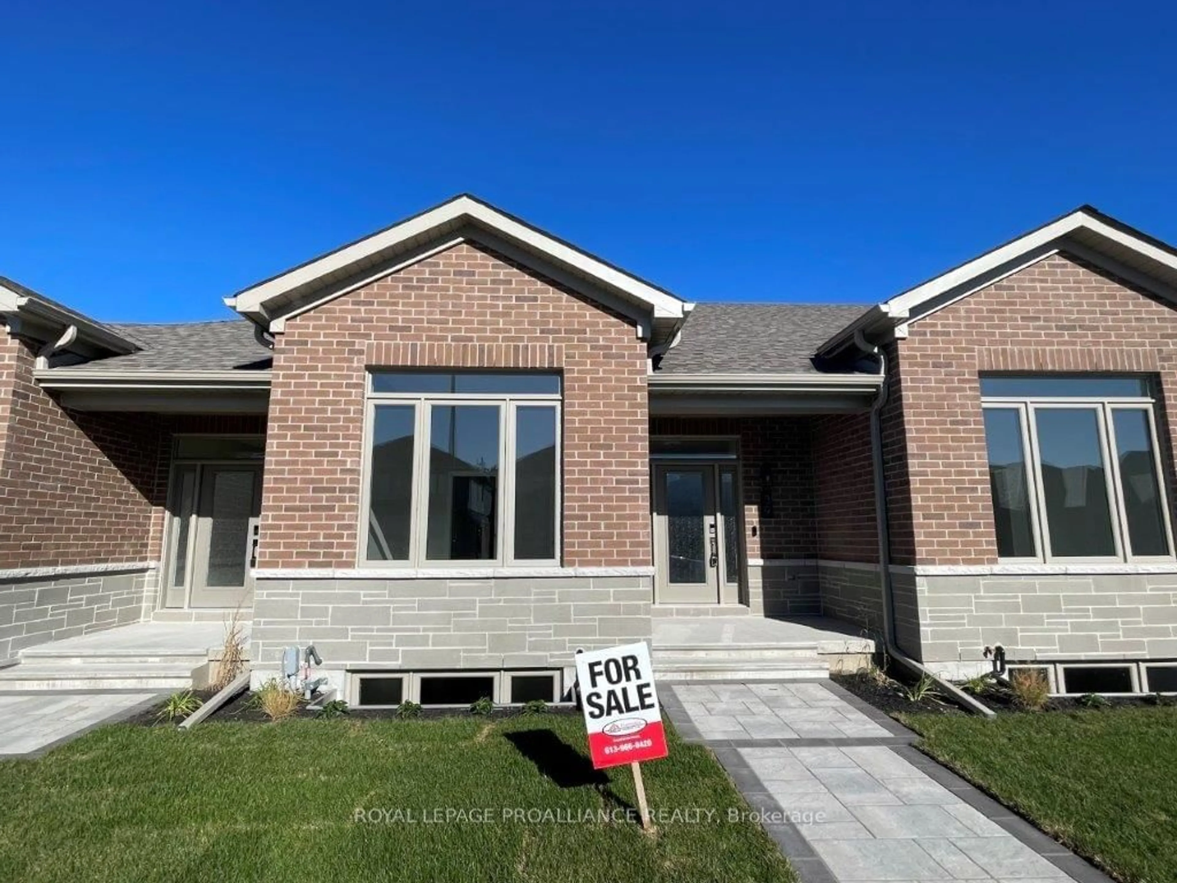 Home with brick exterior material for 39 Athabaska Dr, Belleville Ontario K8N 0T1