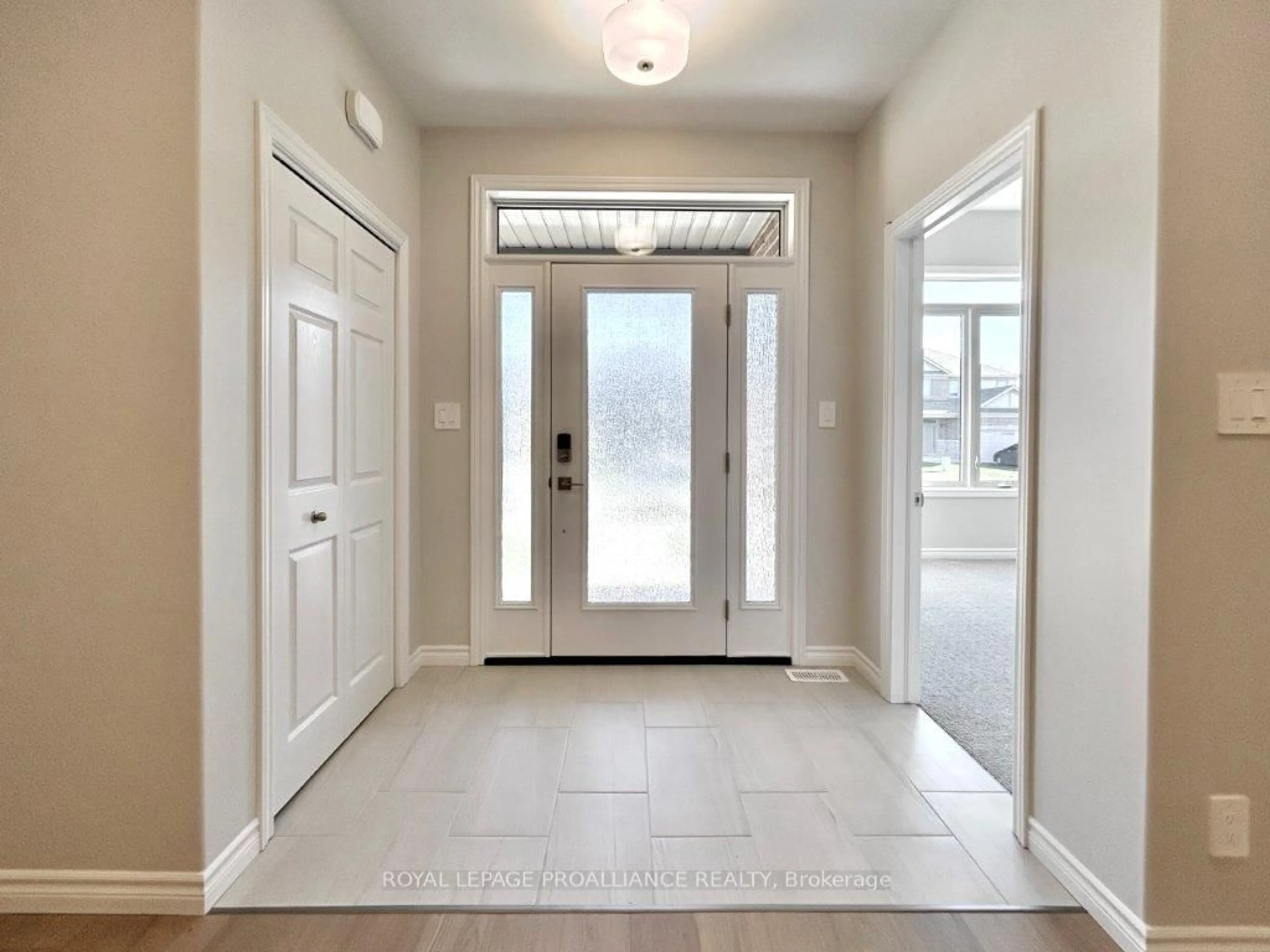 Indoor entryway, wood floors for 39 Athabaska Dr, Belleville Ontario K8N 0T1