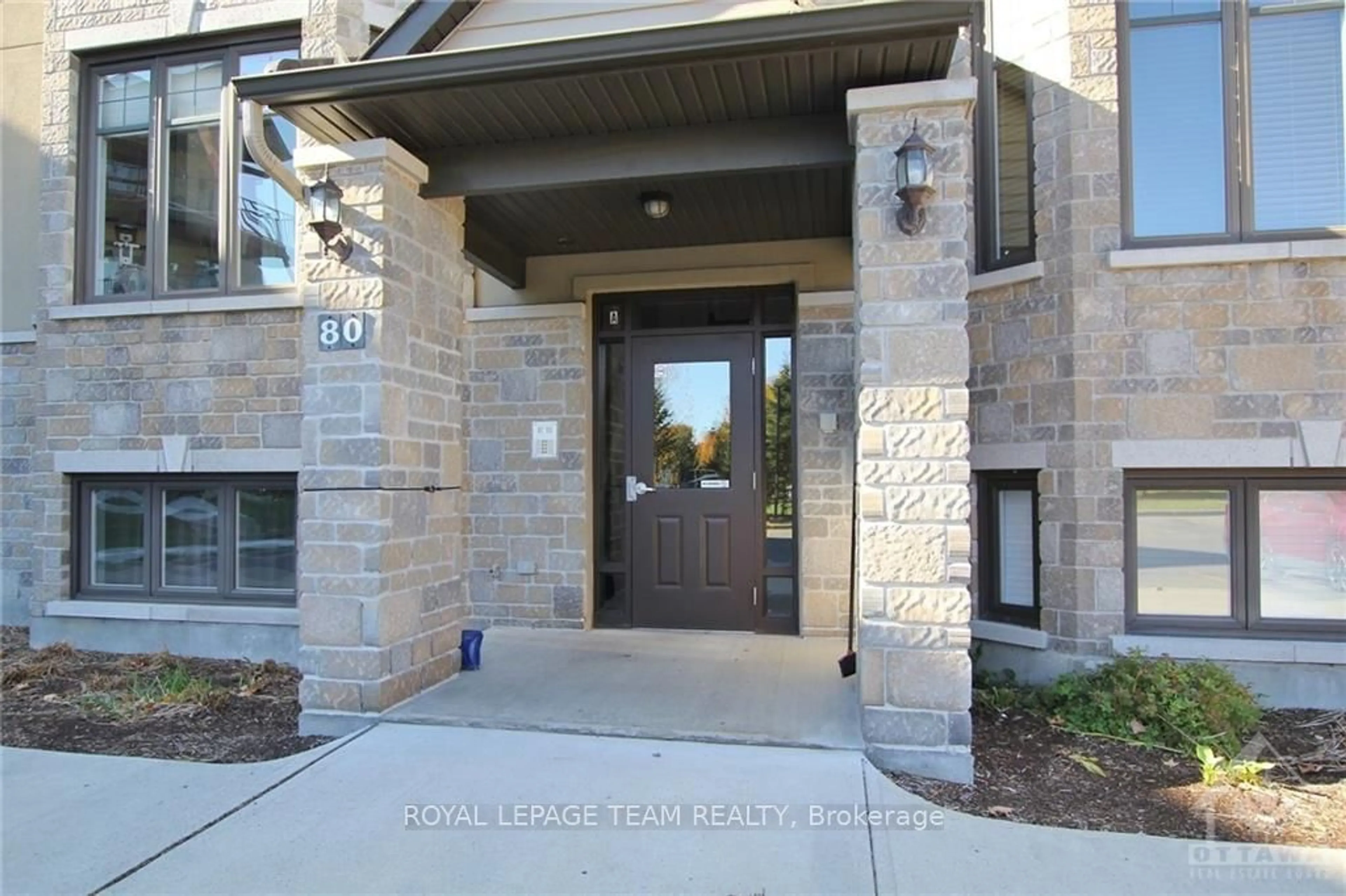 Indoor entryway, cement floor for 80 PRESTIGE Circ #3, Orleans - Cumberland and Area Ontario K4A 0Y1