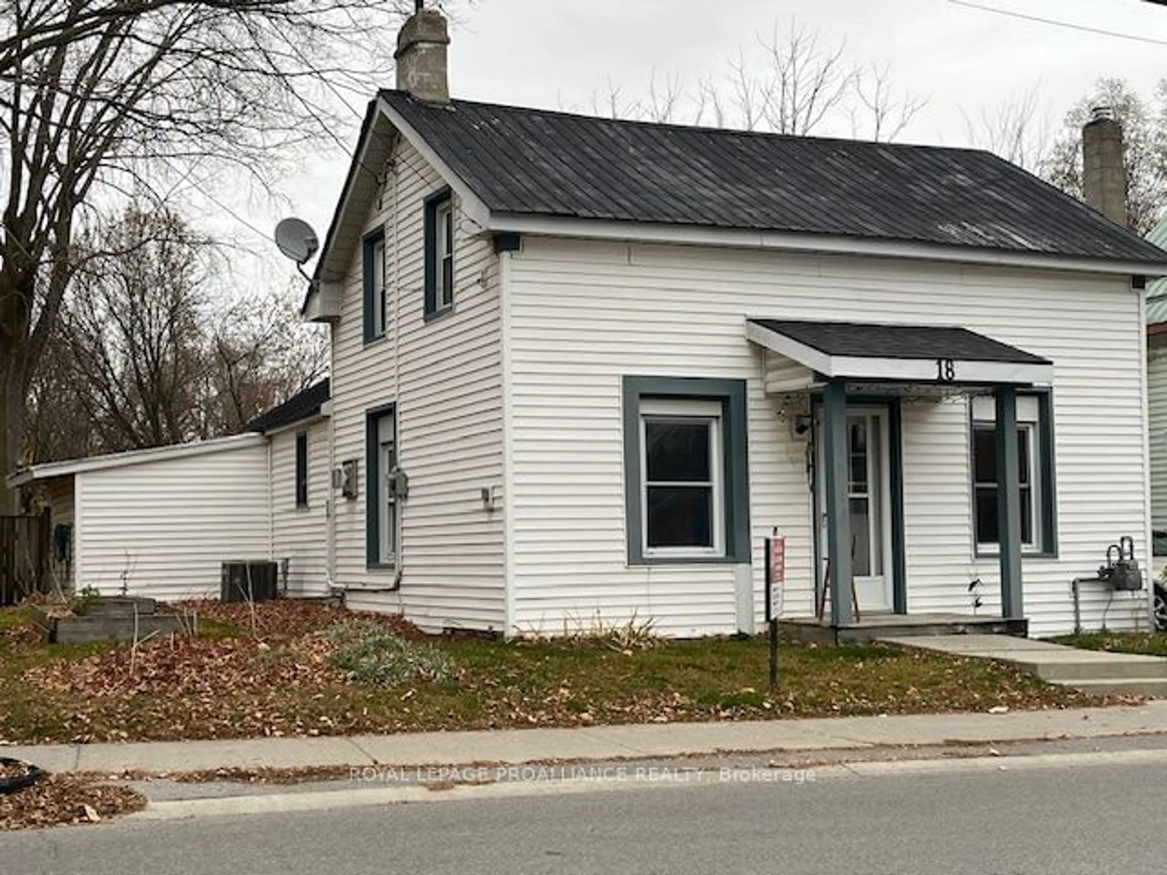 Frontside or backside of a home, cottage for 18 Washburn St, Prince Edward County Ontario K0K 2T0