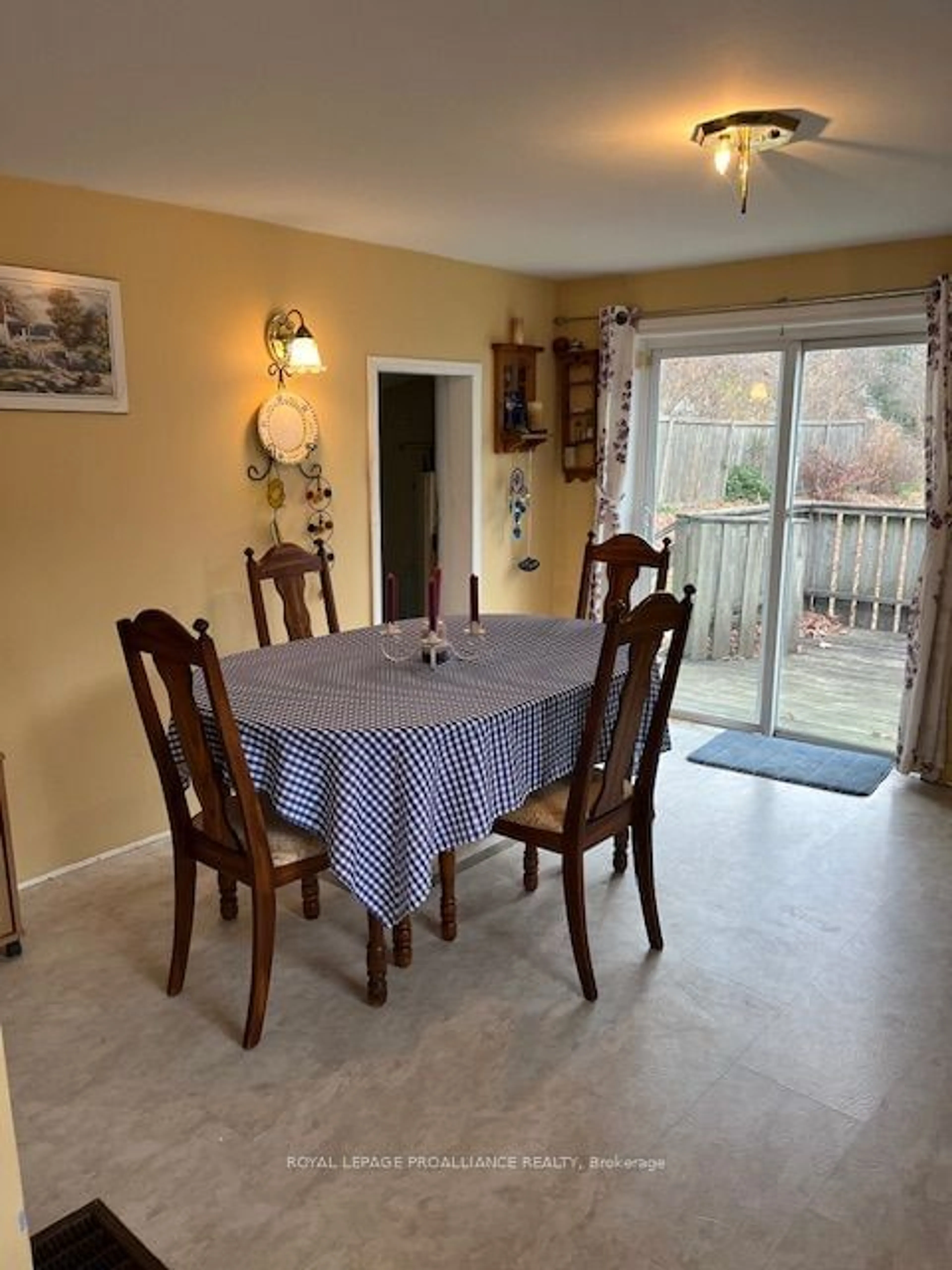 Dining room, cottage for 18 Washburn St, Prince Edward County Ontario K0K 2T0