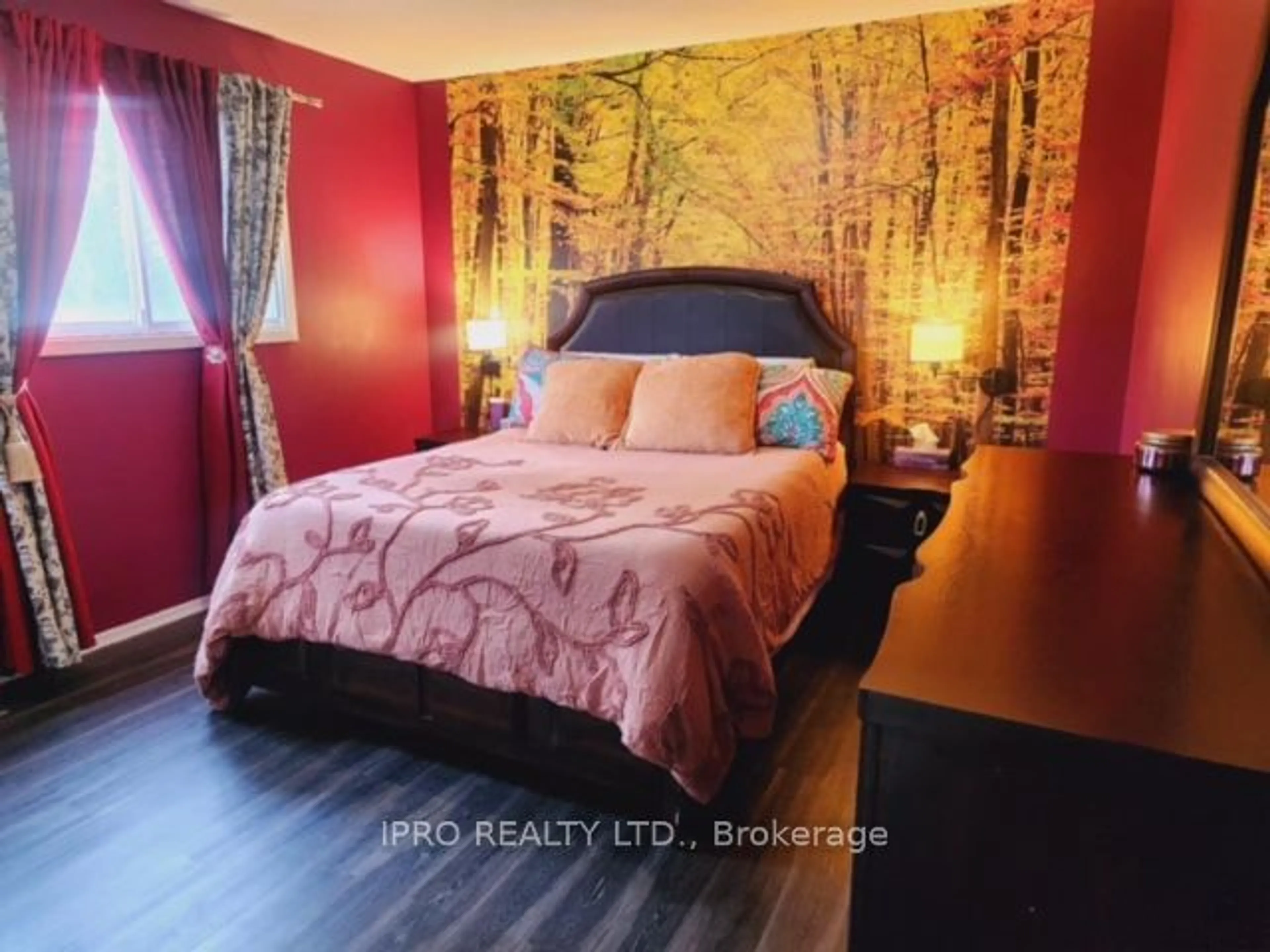 A pic of a room, wood floors for 215 Boullee St #30, London Ontario N5Y 1T9