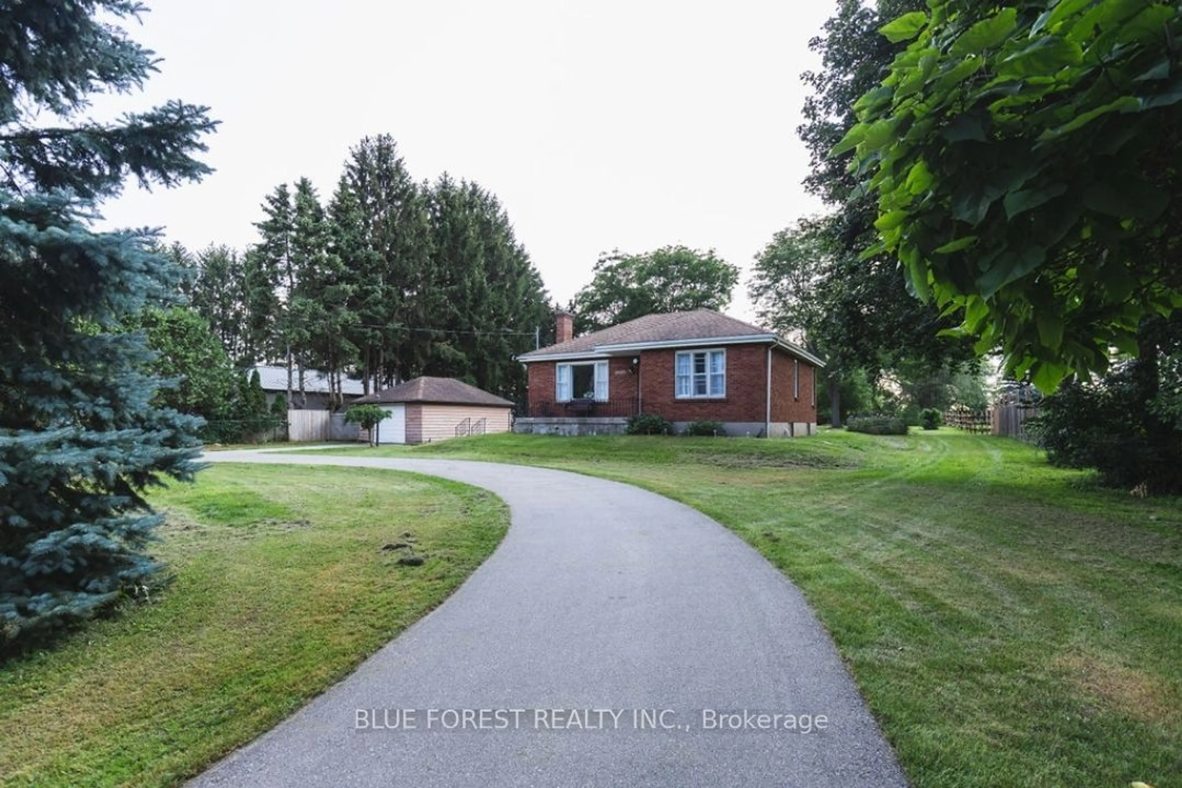 Frontside or backside of a home, the street view for 1111 Crumlin Sdrd, London Ontario N5V 1R6