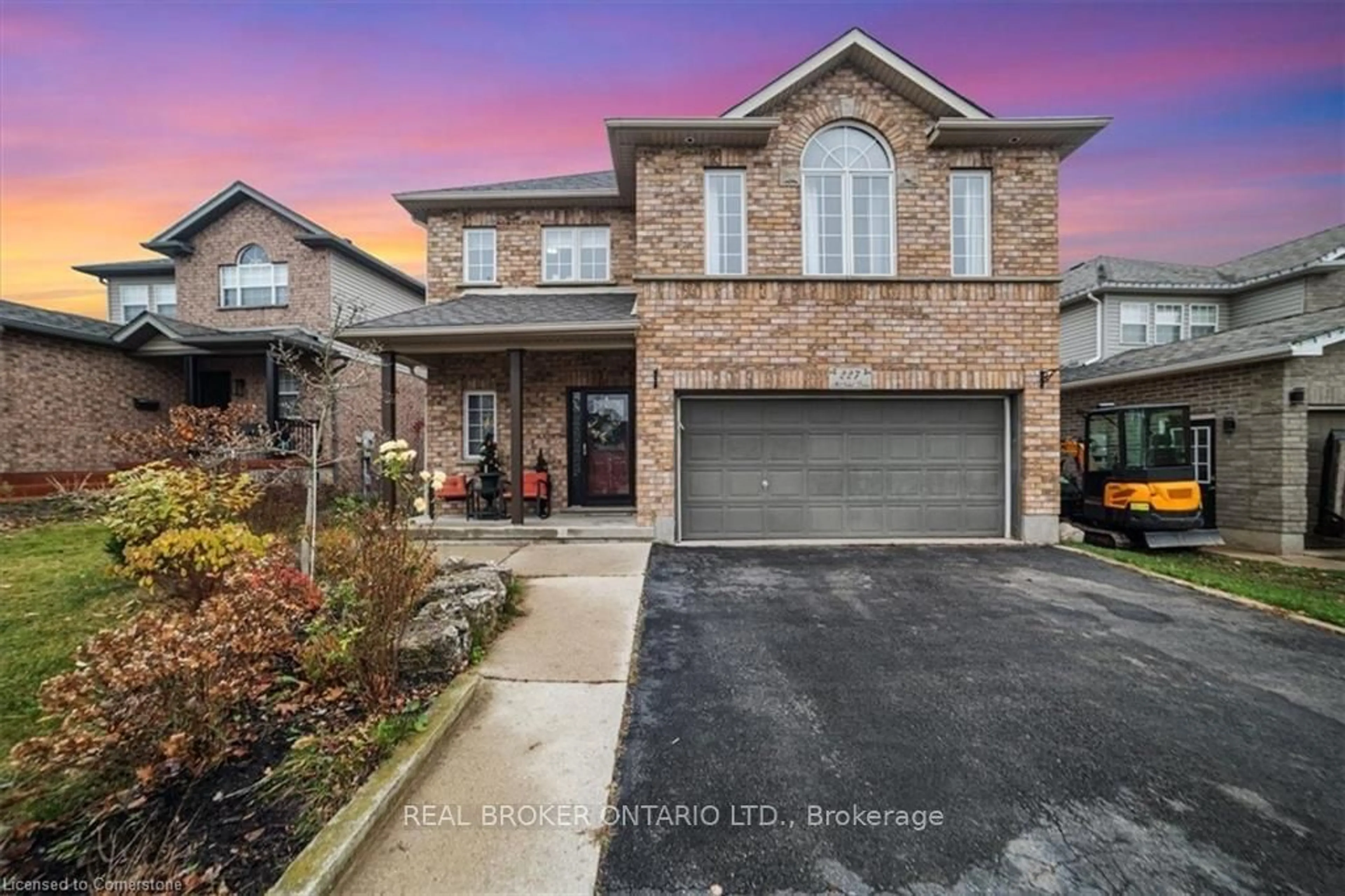 Frontside or backside of a home, cottage for 227 Mcnichol Dr, Cambridge Ontario N1P 1J3