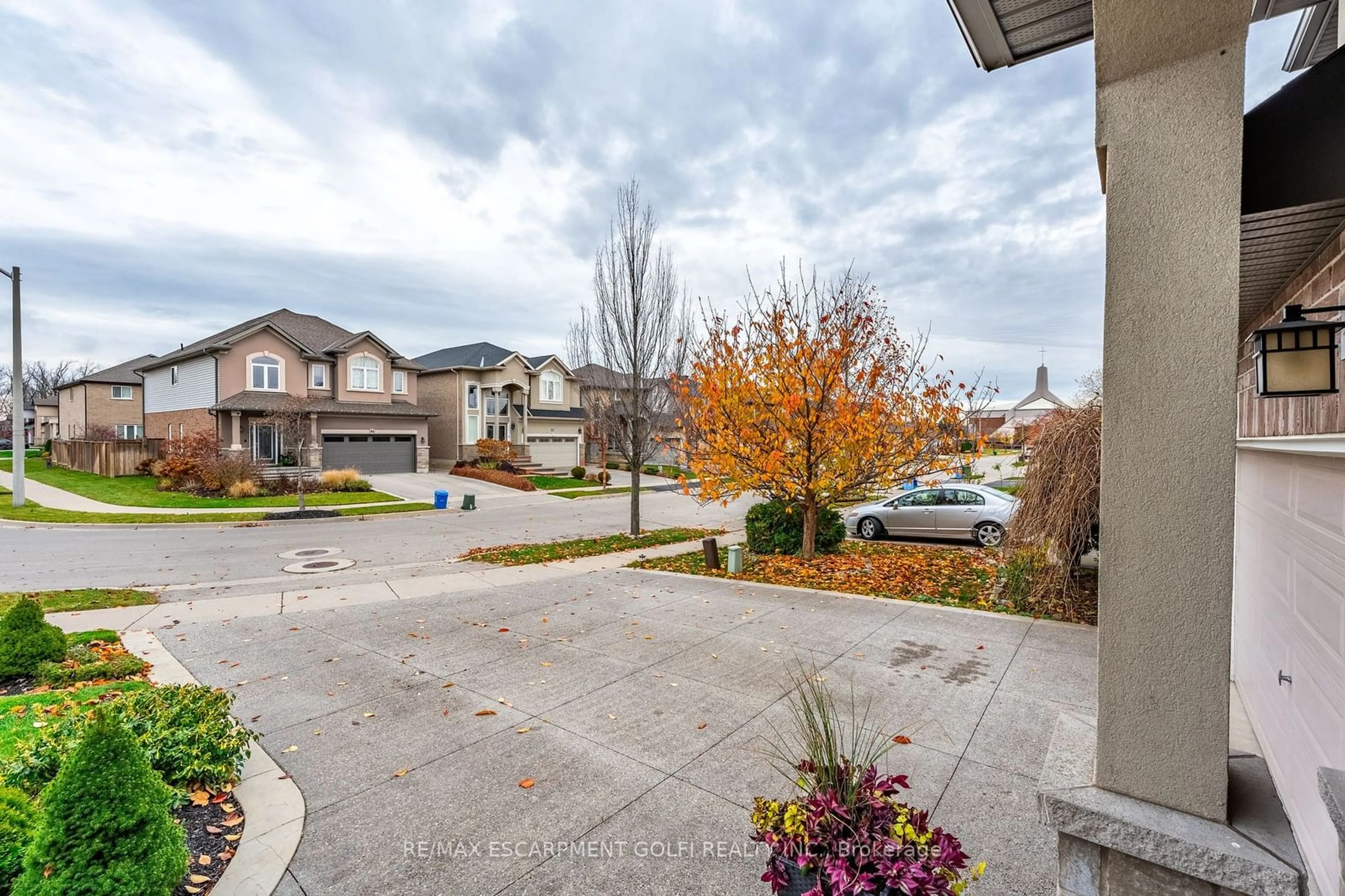 Frontside or backside of a home, the street view for 49 Desoto Dr, Hamilton Ontario L9A 0A7