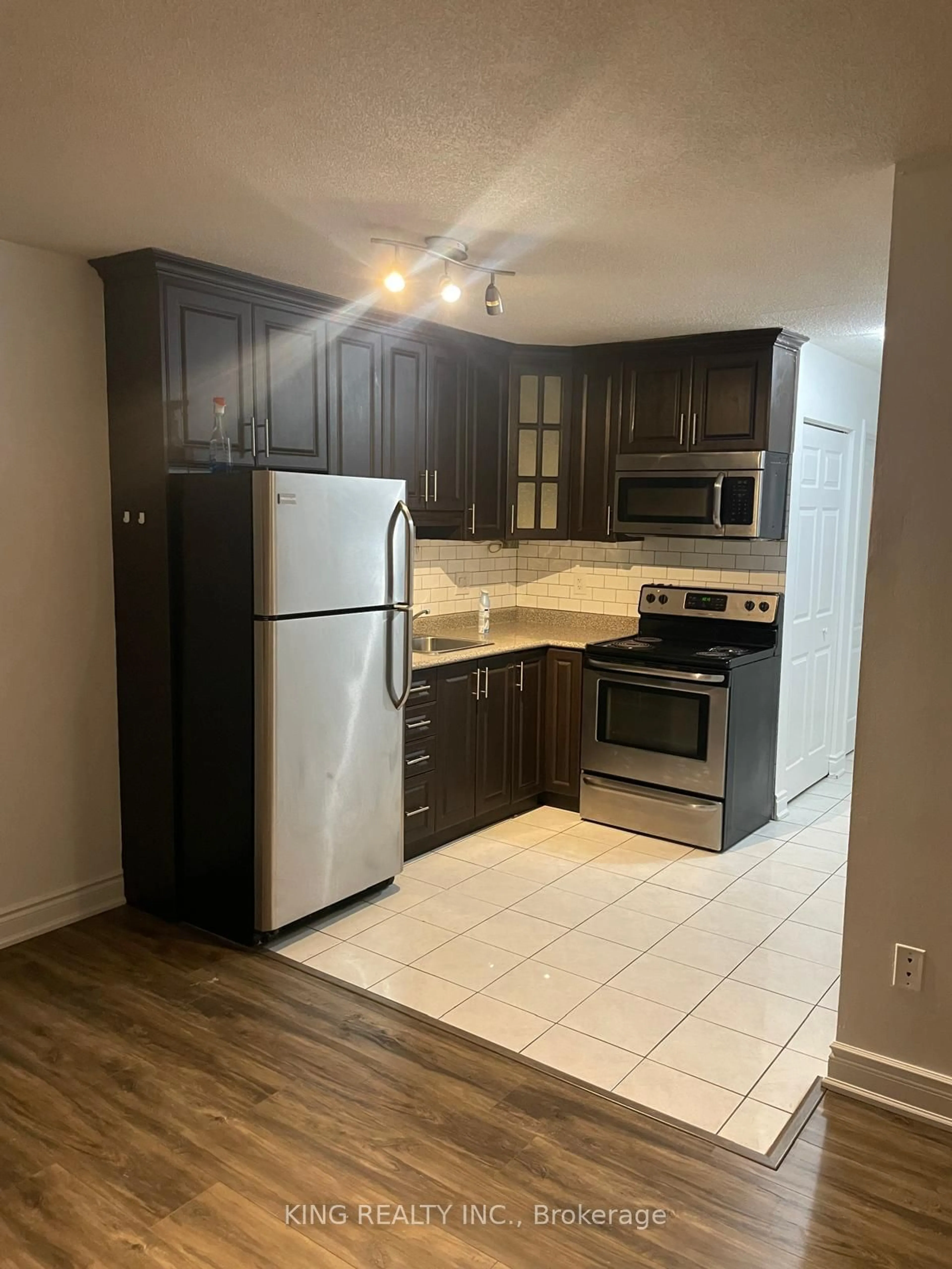 Standard kitchen, unknown floor for 119 Cedar St #1, Kitchener Ontario N2G 3L6