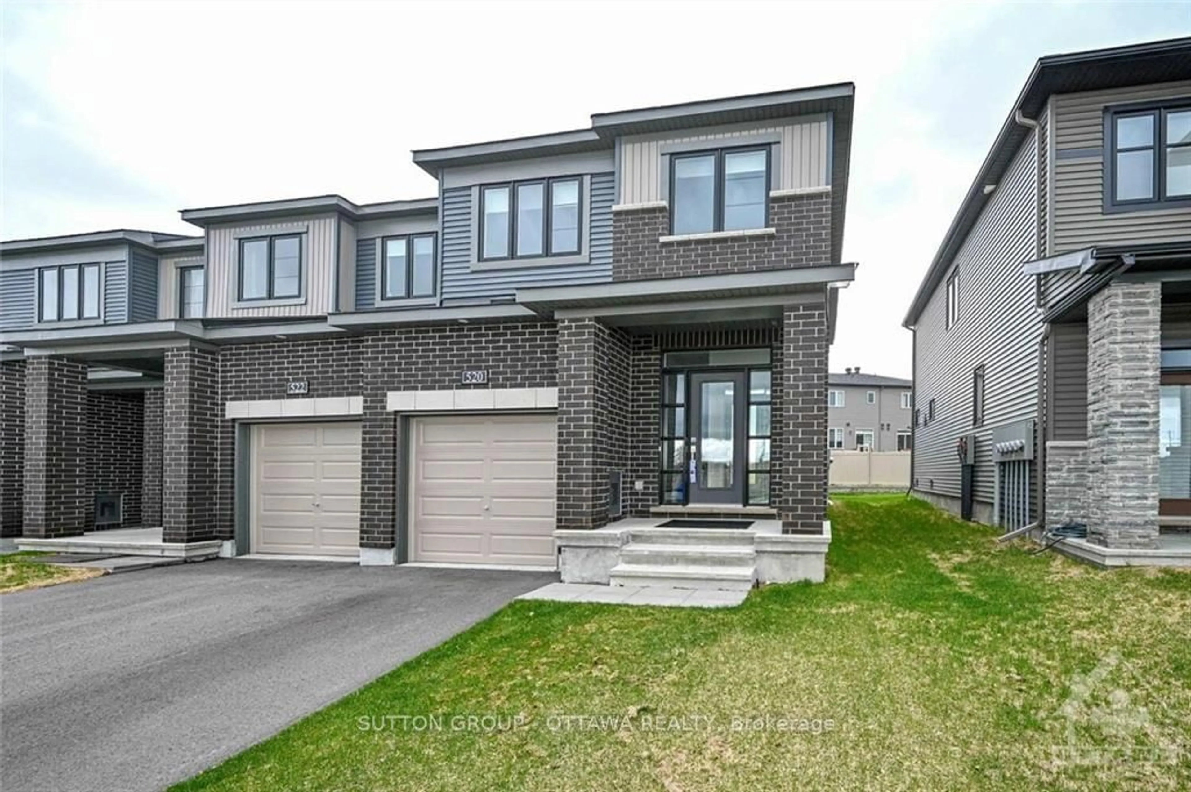 A pic from exterior of the house or condo, cottage for 520 BRANCH St, Barrhaven Ontario K2J 6P3