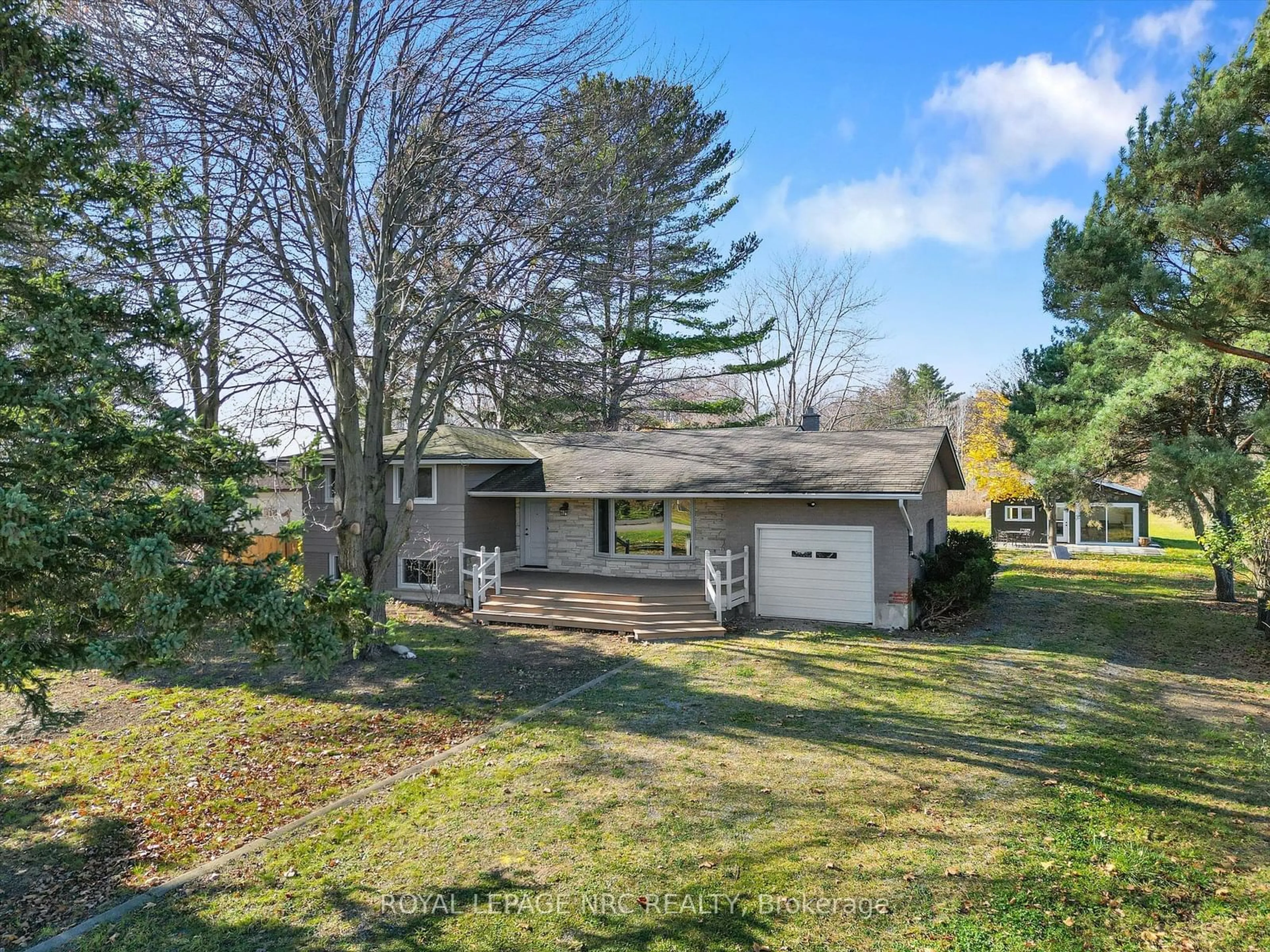 Frontside or backside of a home, cottage for 1940 Wagg Rd, Niagara-on-the-Lake Ontario L0S 1J0