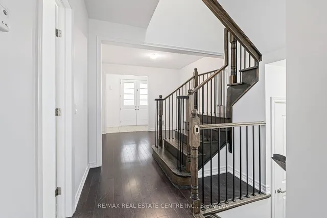 Additional image 27 of 12 Heming Tr