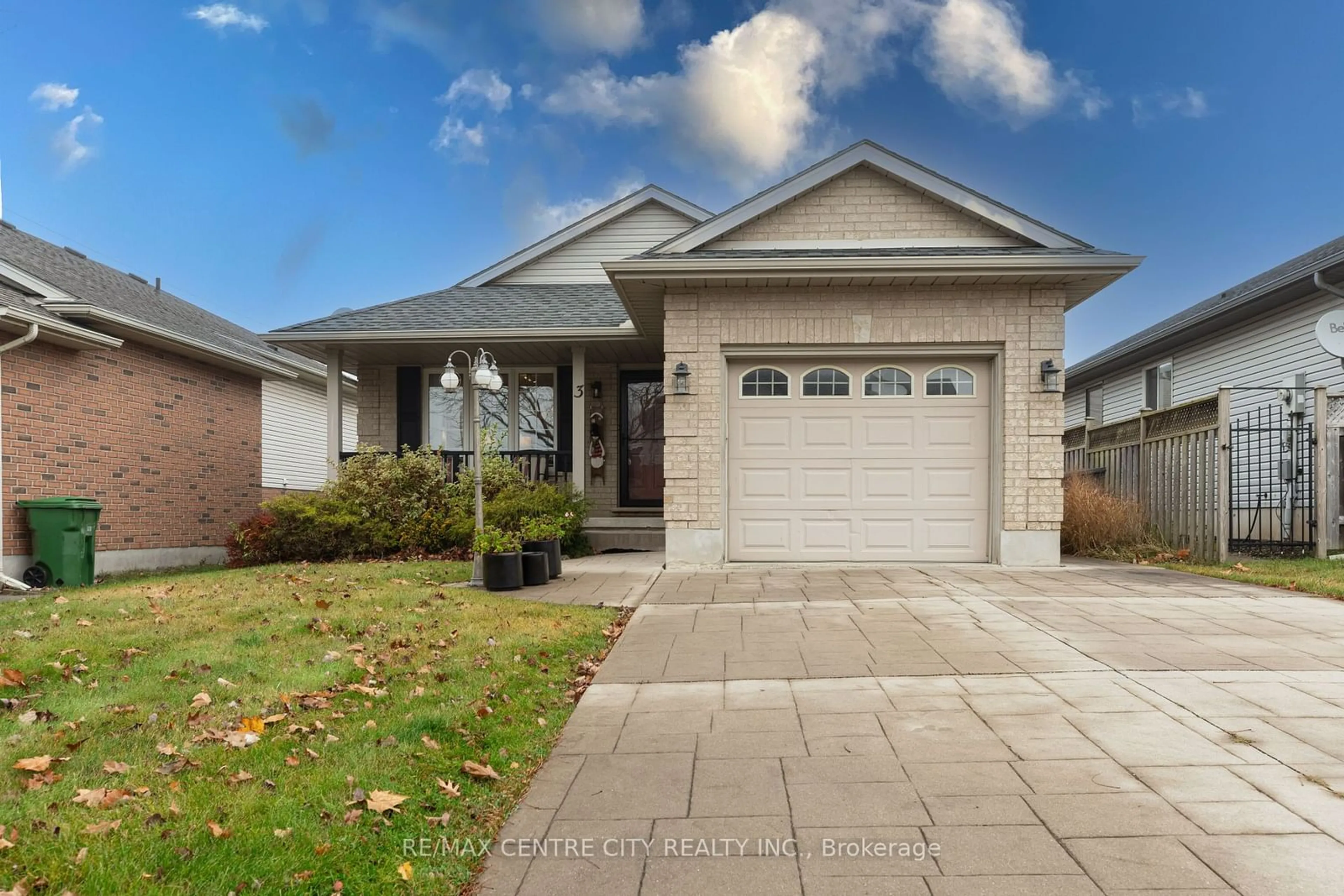 Frontside or backside of a home, cottage for 3 COTTONWOOD Dr, St. Thomas Ontario N5P 4M3