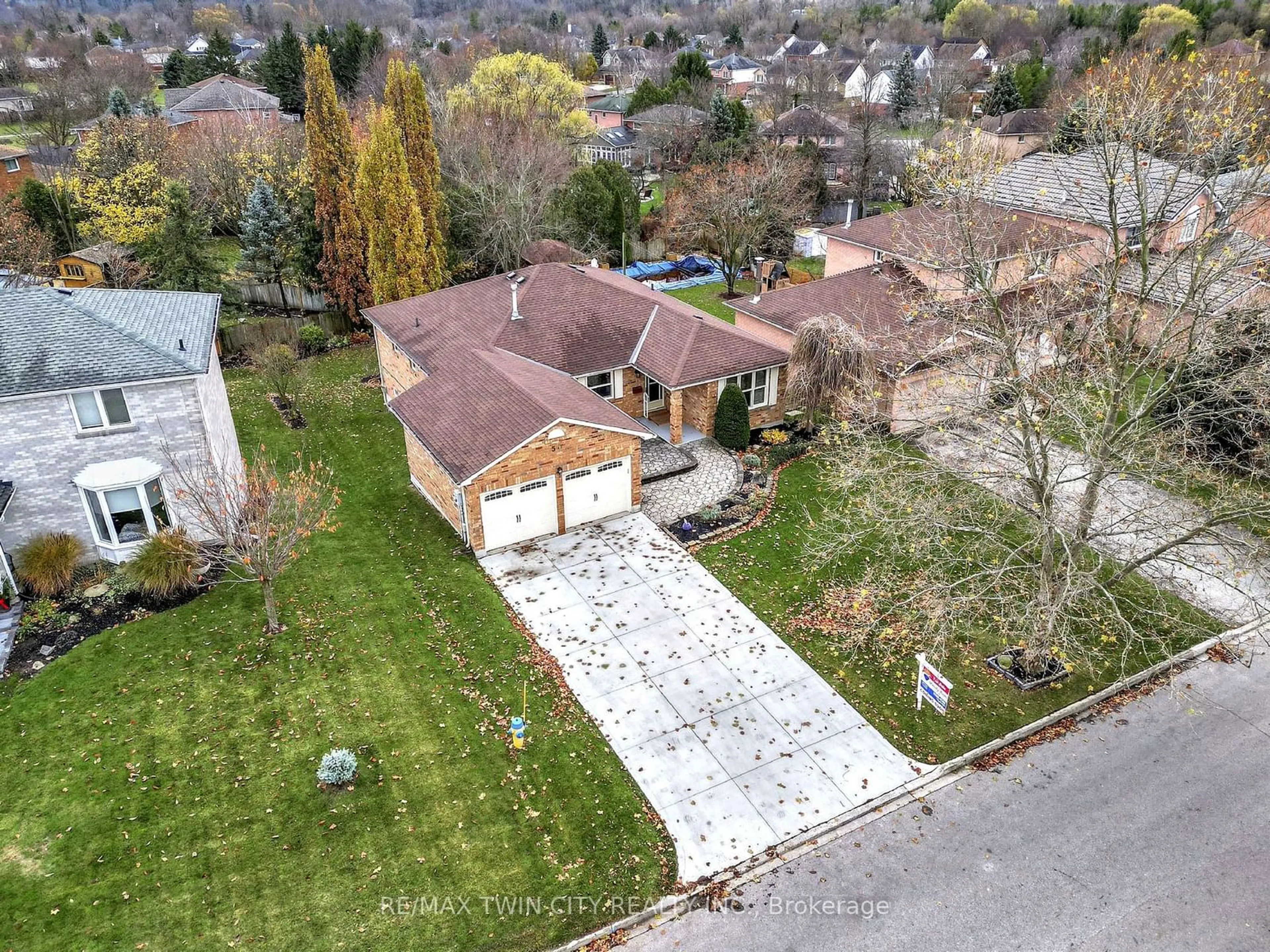 Frontside or backside of a home, the street view for 59 Nith River Way, North Dumfries Ontario N0B 1E0