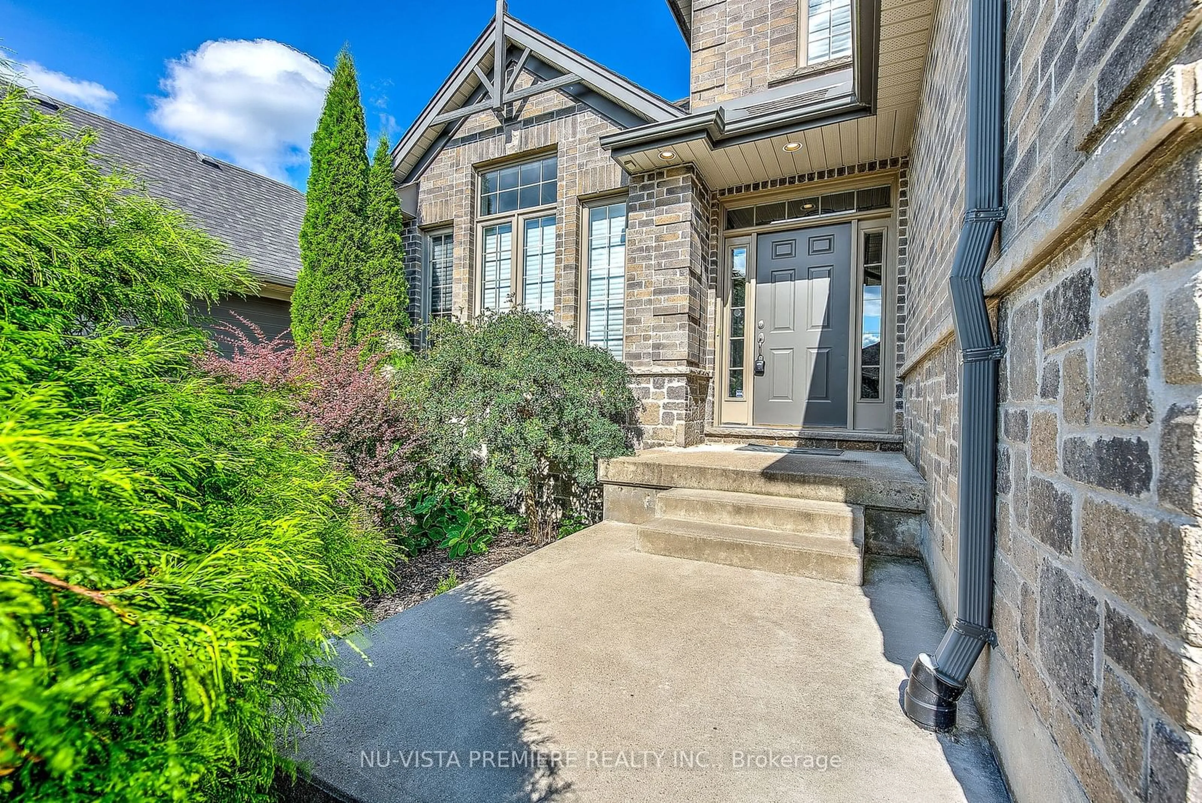 Indoor entryway, cement floor for 1750 TIGERLILY Rd, London Ontario N6K 0A3