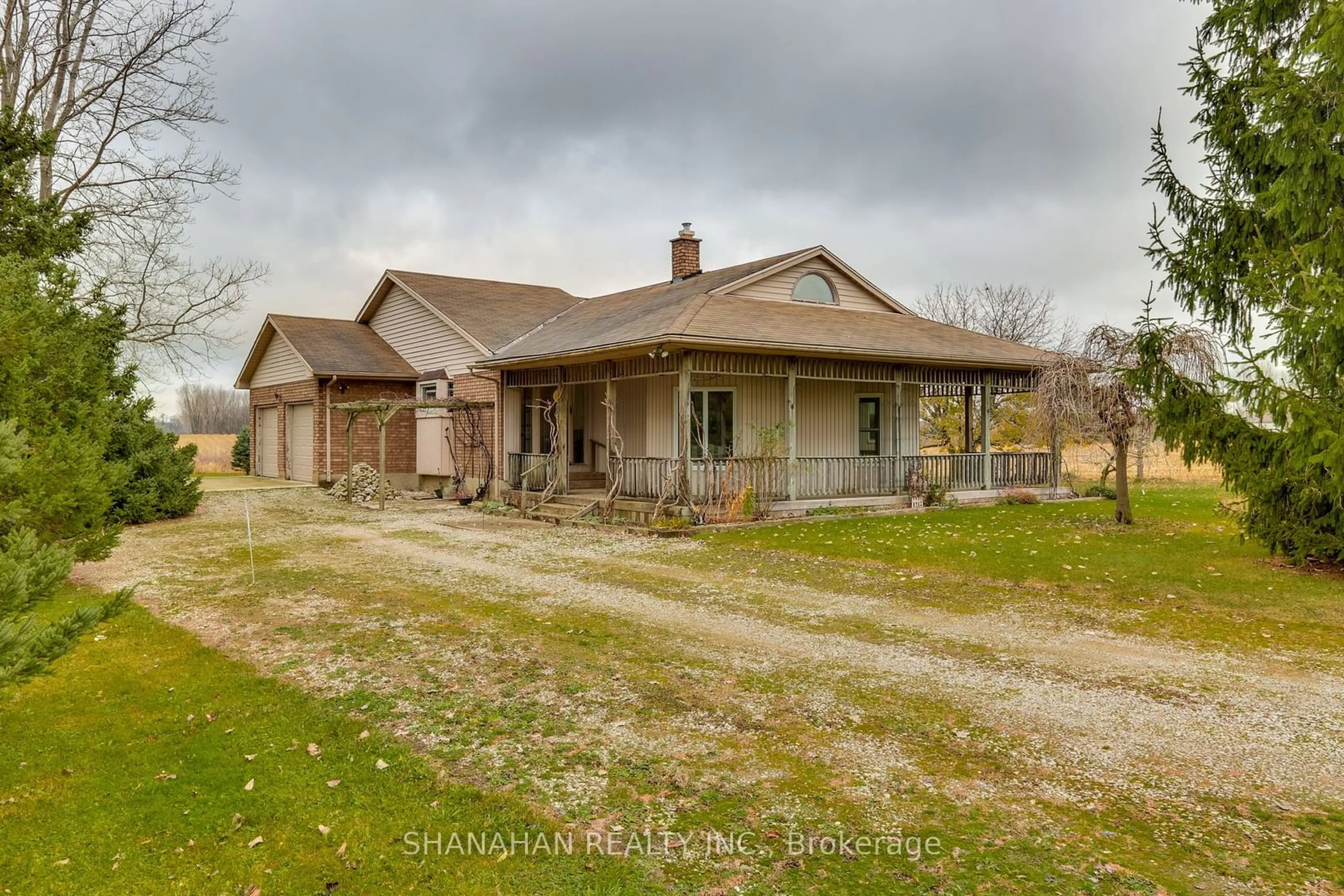 Frontside or backside of a home, cottage for 2404 Katesville Dr, Adelaide Metcalfe Ontario N0M 2B0