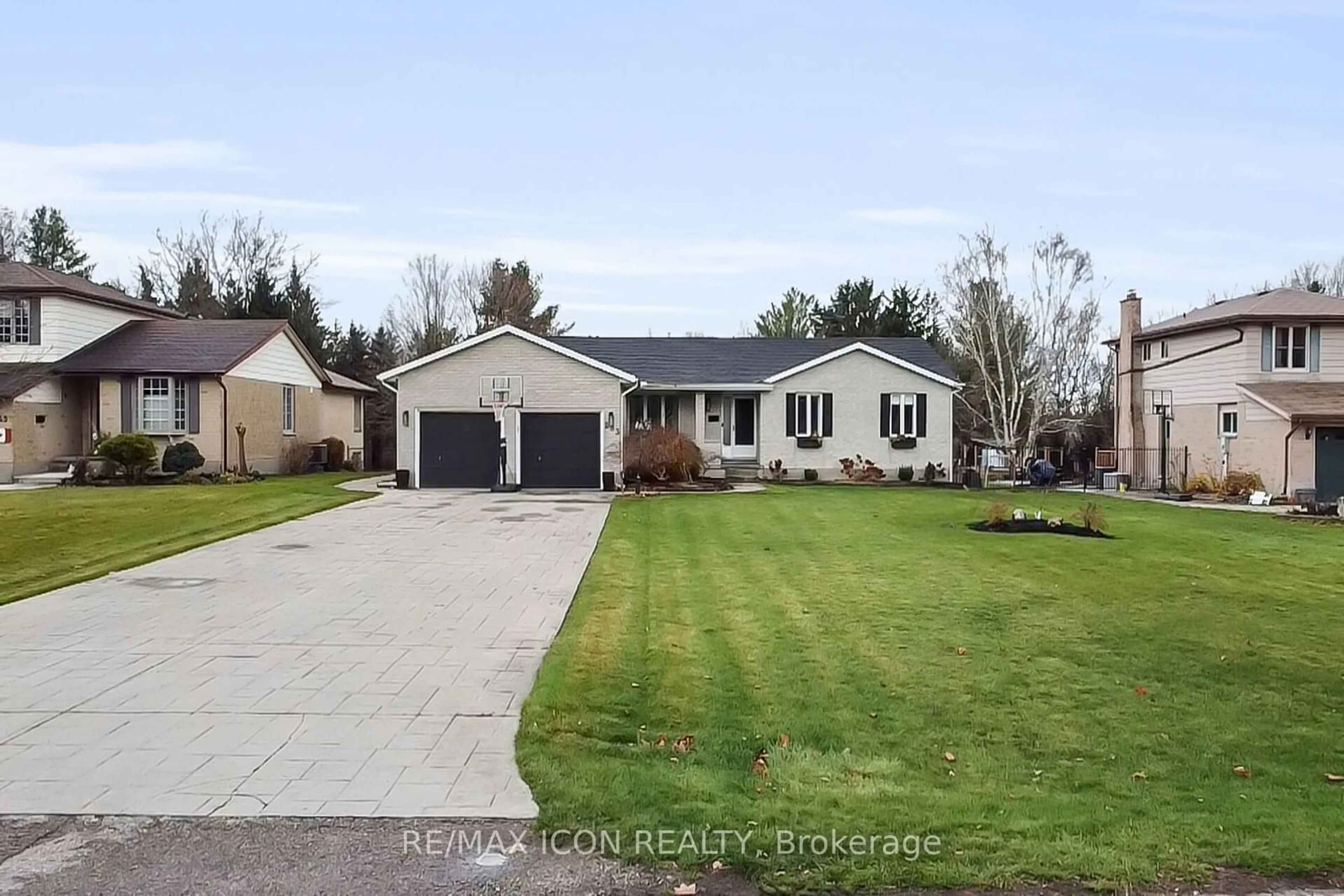 Frontside or backside of a home, the street view for 253 Minnie St, Thames Centre Ontario N0L 1G3