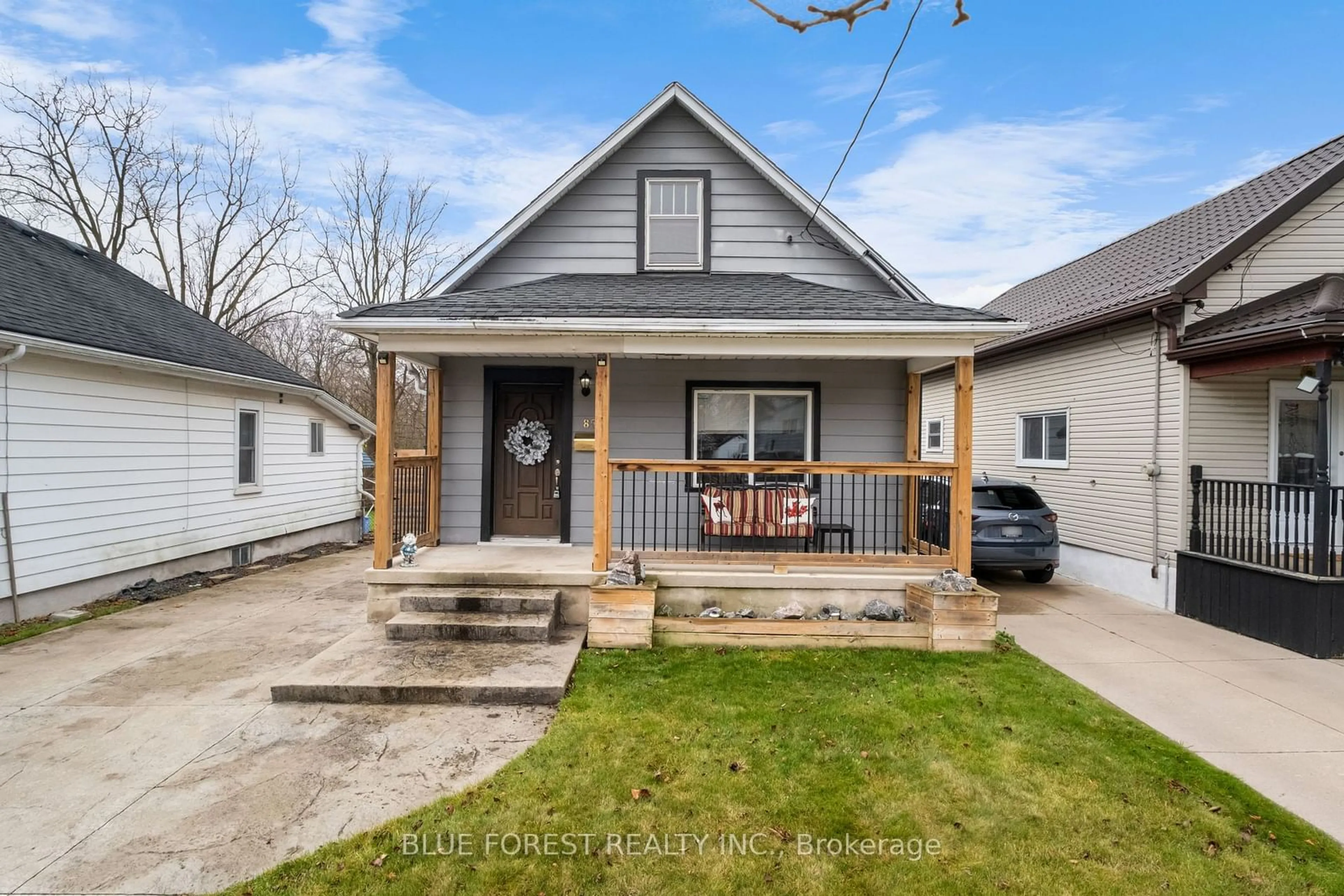 Frontside or backside of a home, cottage for 85 Brisbin St, London Ontario N5Z 2L7