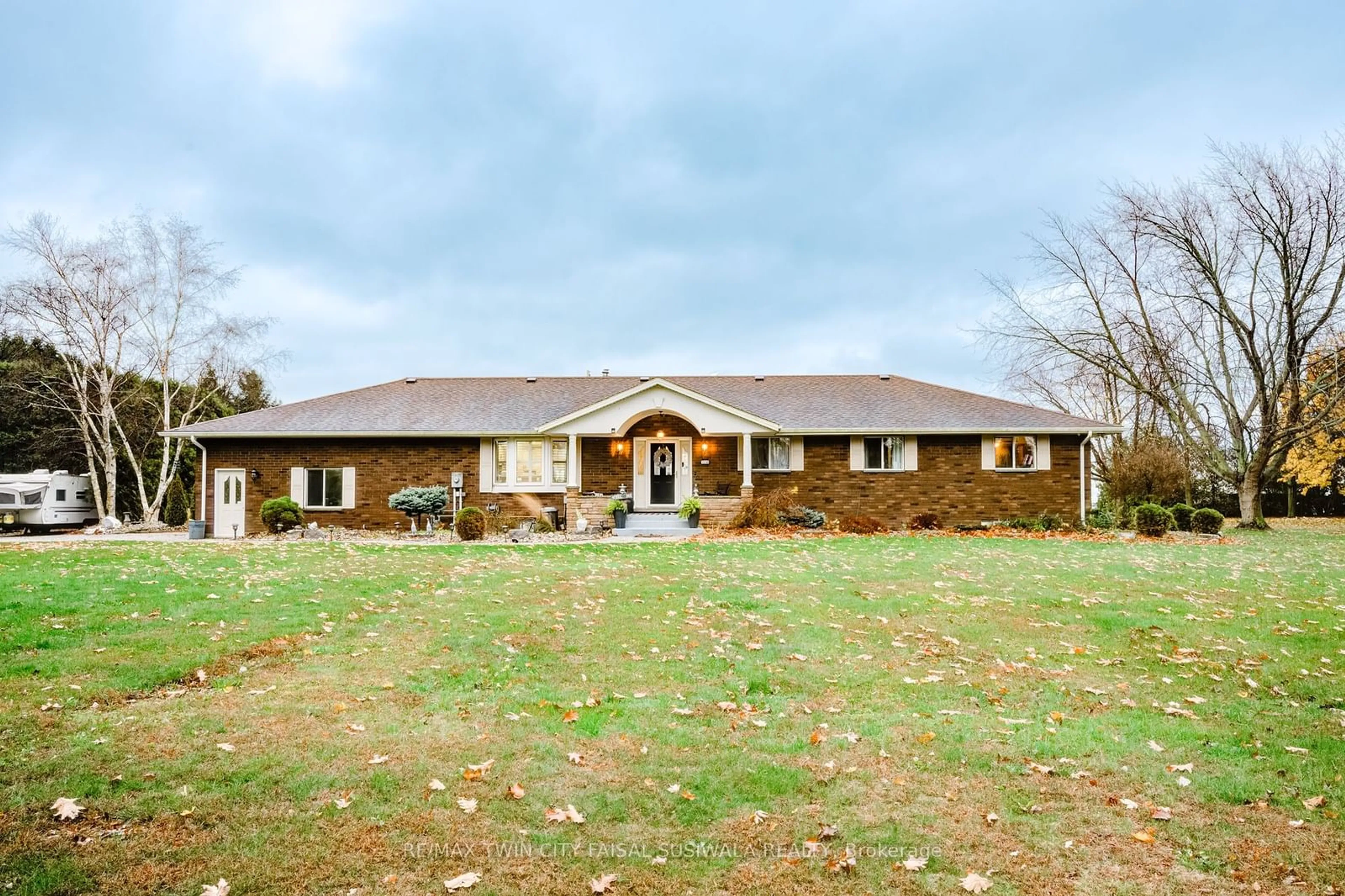 Frontside or backside of a home, the front or back of building for 7150 Talbot Tr, Chatham-Kent Ontario N0P 1A0