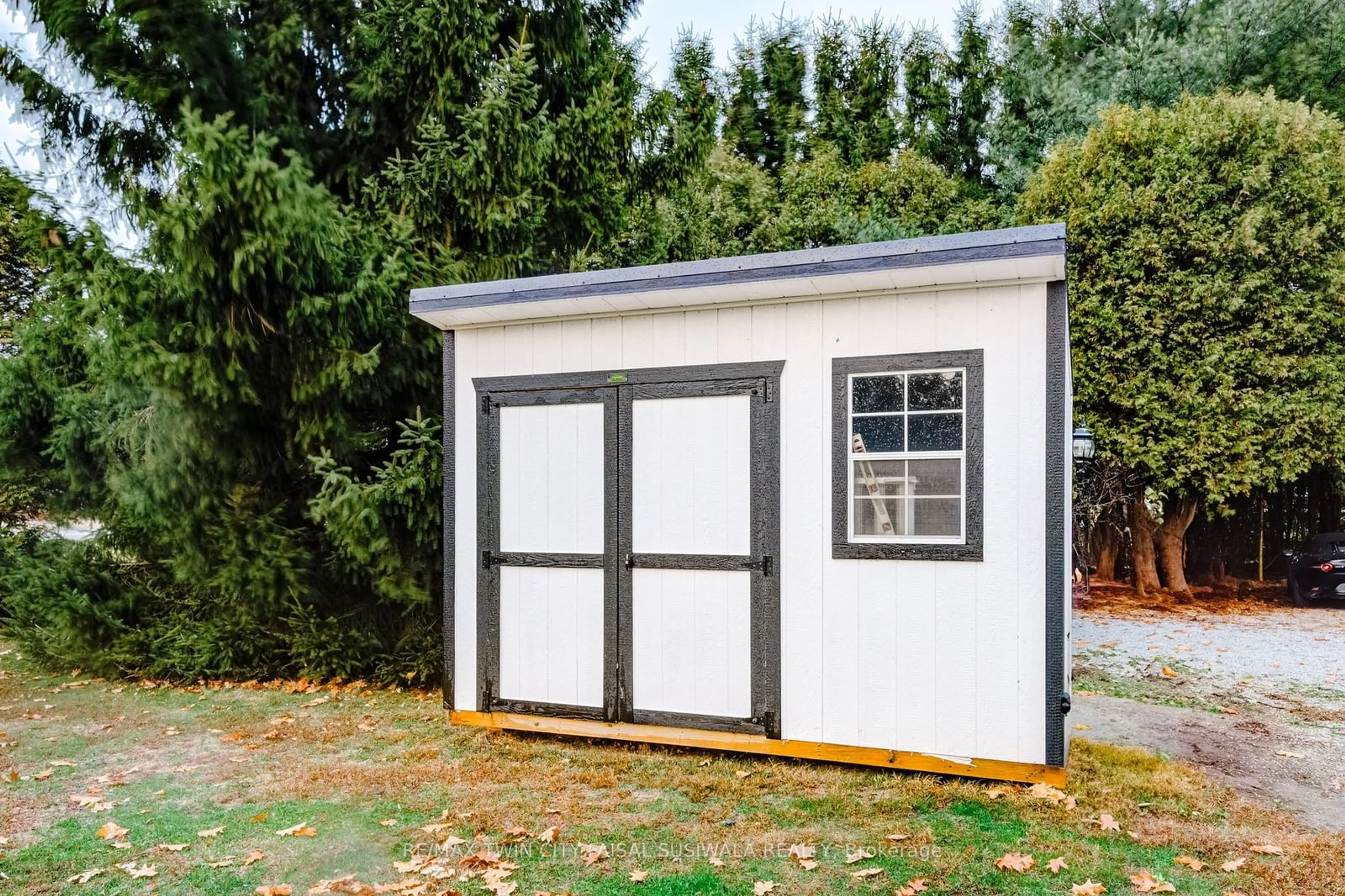 Shed for 7150 Talbot Tr, Chatham-Kent Ontario N0P 1A0