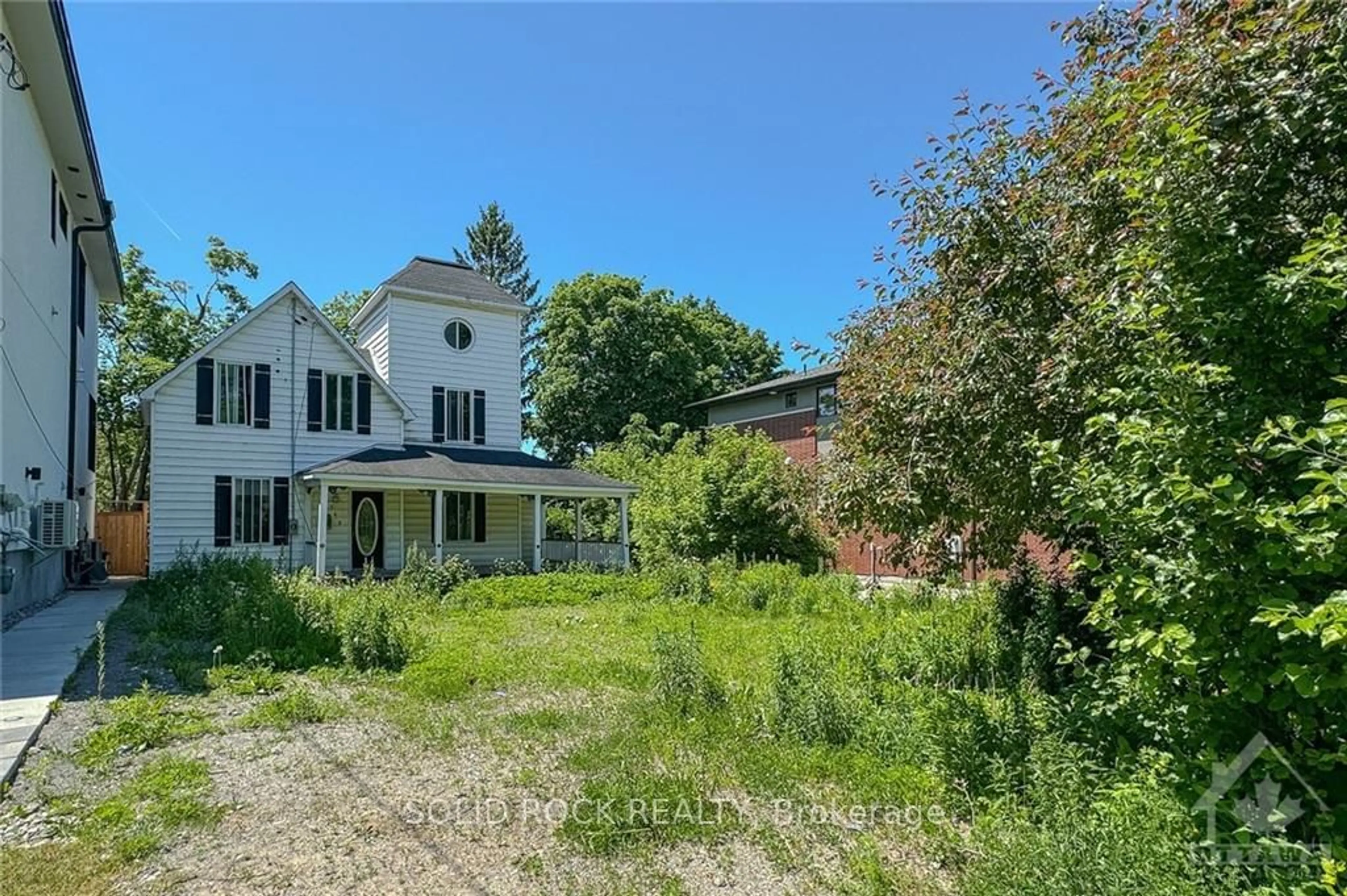 Frontside or backside of a home, cottage for 562 EDISON Ave, Carlingwood - Westboro and Area Ontario K2A 1V4