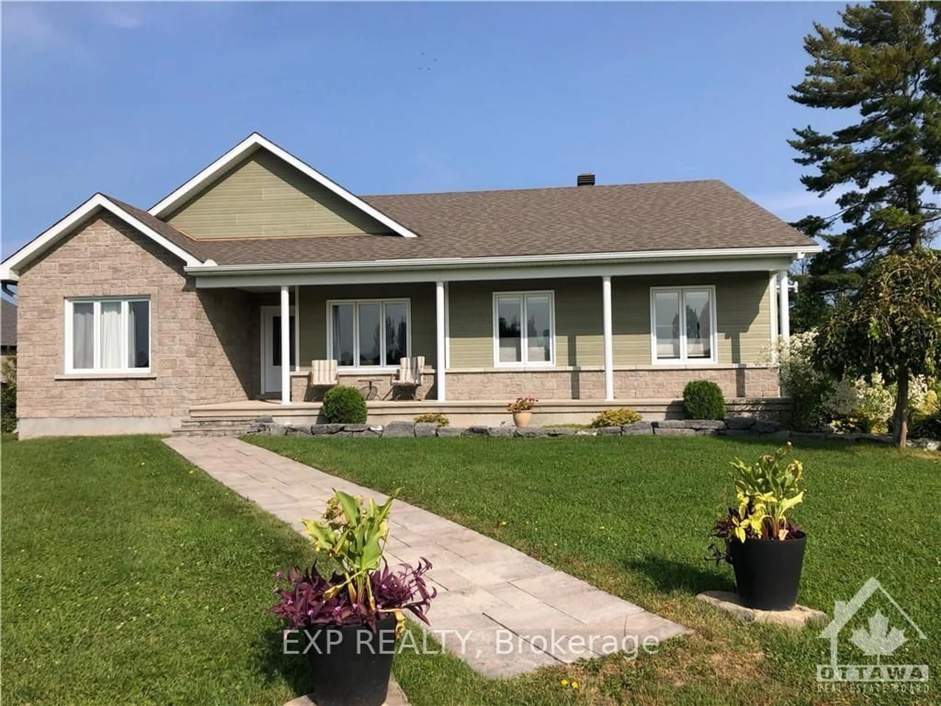 Frontside or backside of a home, the street view for 2511 PRINCIPALE St, Alfred and Plantagenet Ontario K0A 3K0