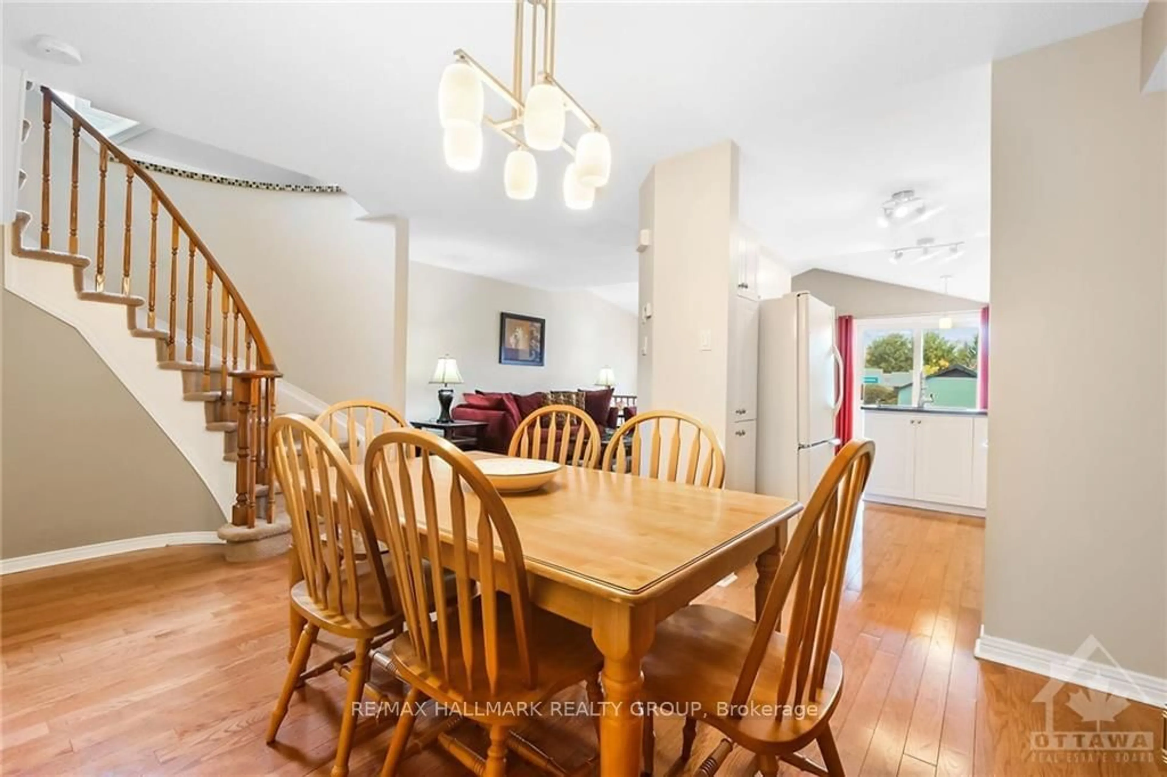 Dining room, wood floors, cottage for 949 MARKWICK Cres, Orleans - Cumberland and Area Ontario K4A 4J1