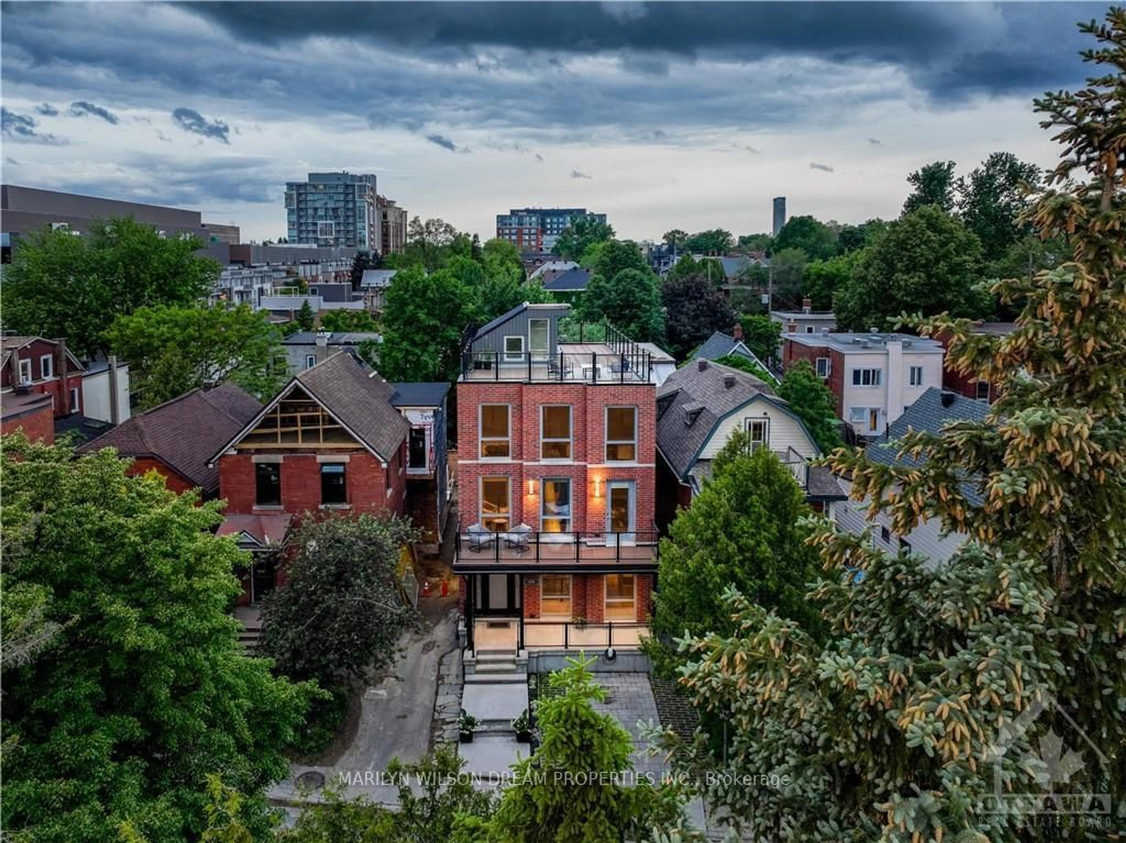 A pic from exterior of the house or condo, the view of city buildings for 658 O'Connor St, Glebe - Ottawa East and Area Ontario K1S 3R8