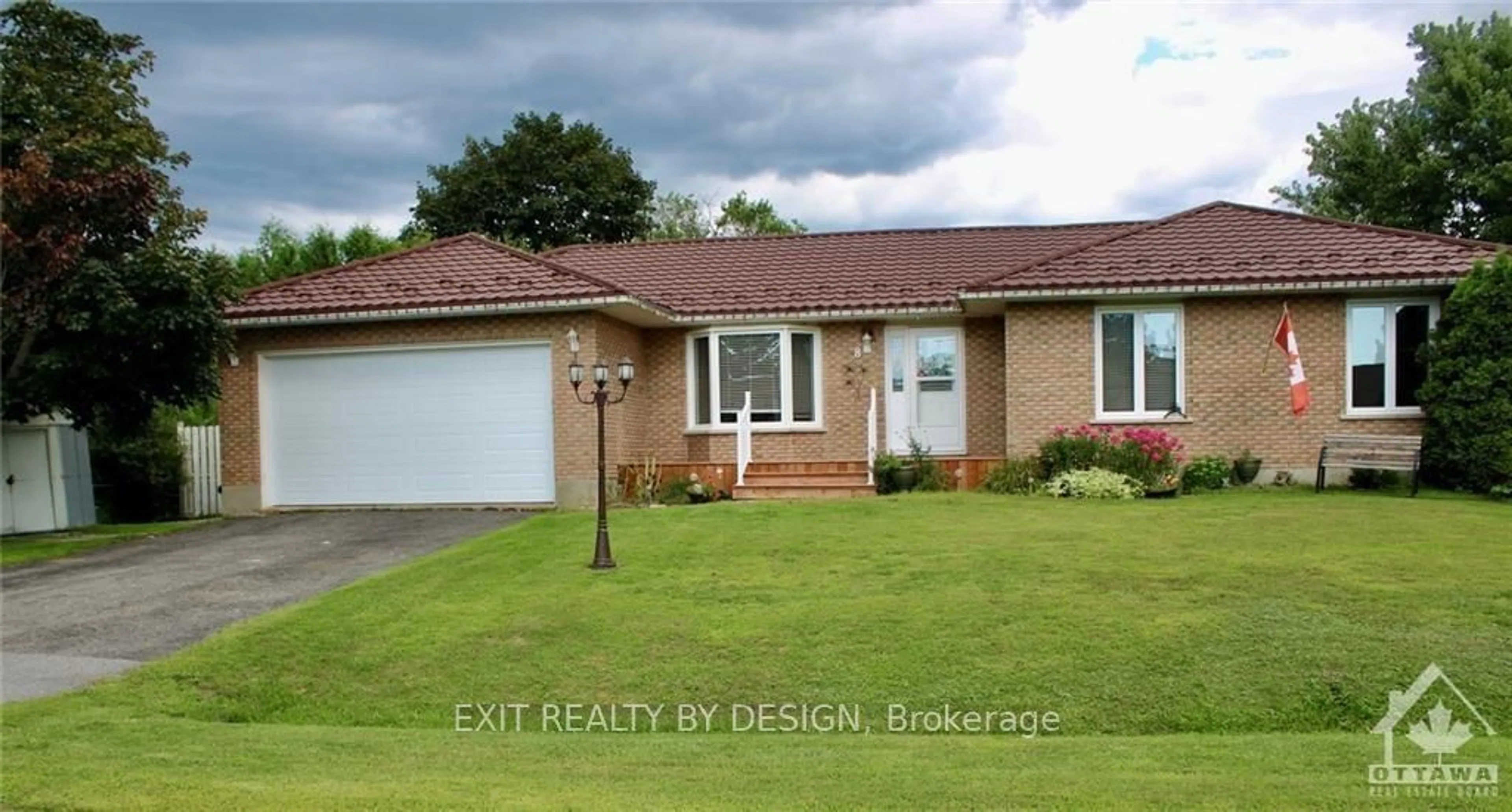 Frontside or backside of a home, cottage for 8 VISTA Cres, North Grenville Ontario K0G 1J0