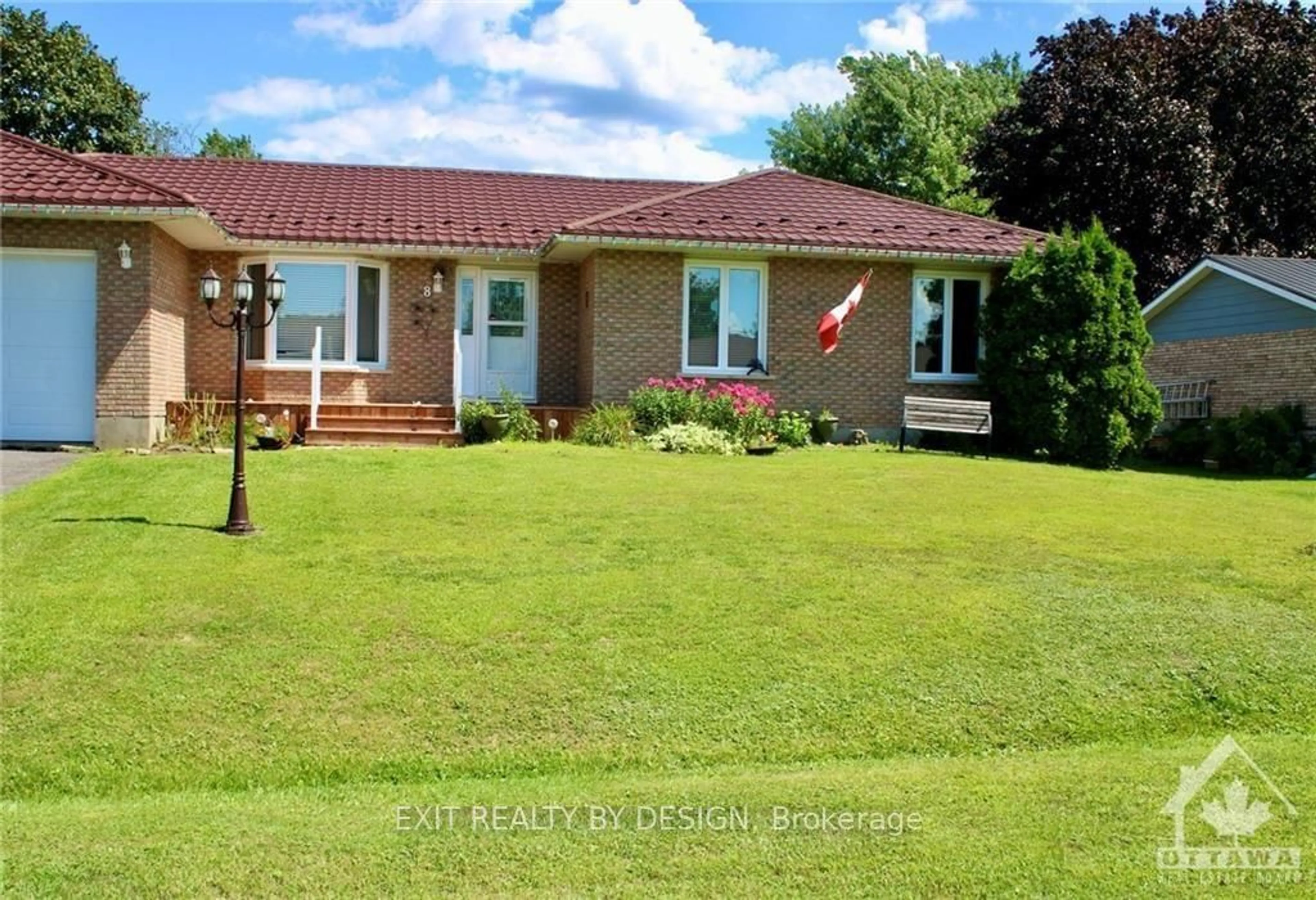 Frontside or backside of a home, cottage for 8 VISTA Cres, North Grenville Ontario K0G 1J0