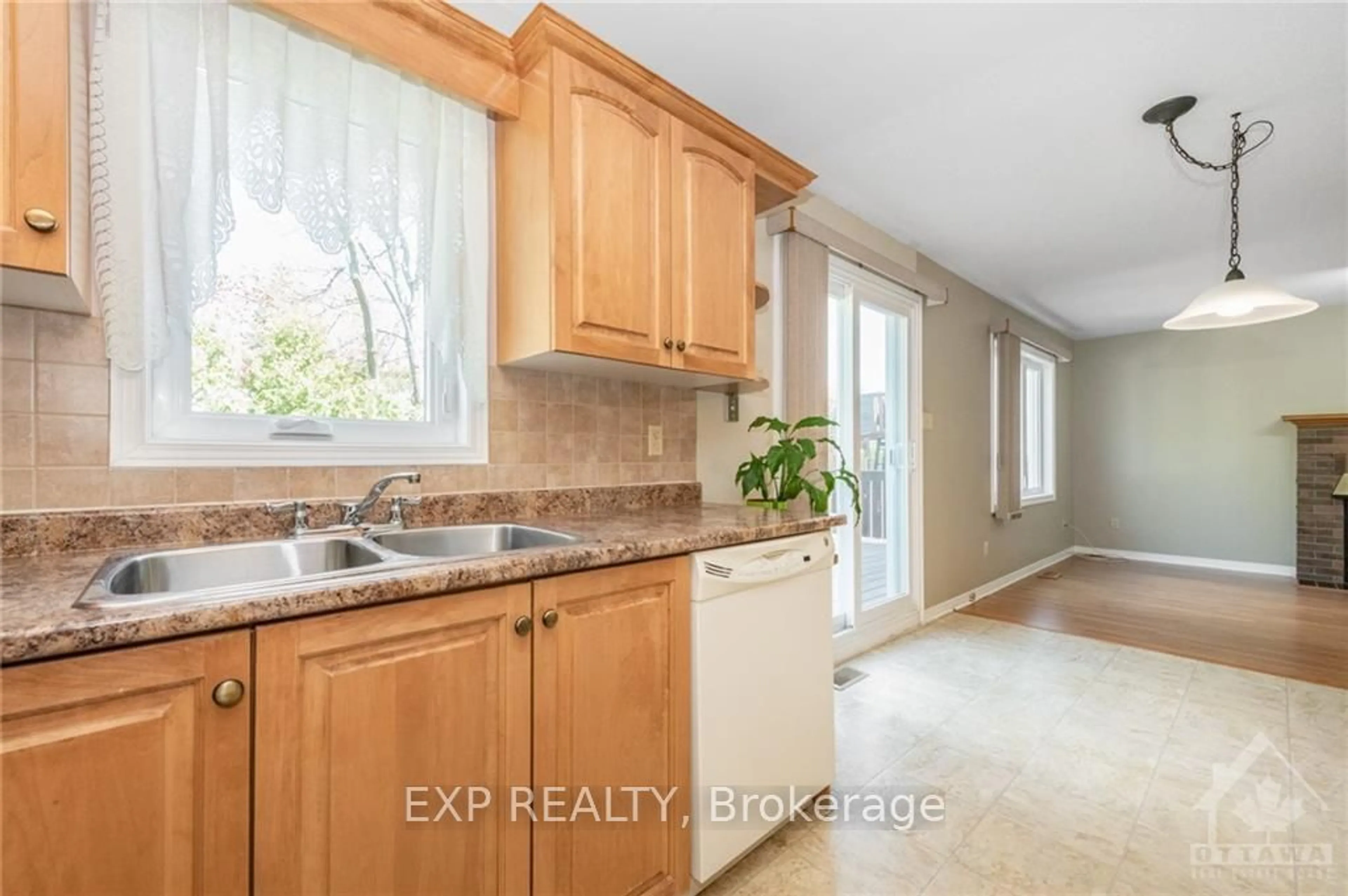 Open concept kitchen for 3754 AUTUMNWOOD St, Blossom Park - Airport and Area Ontario K1T 2K8