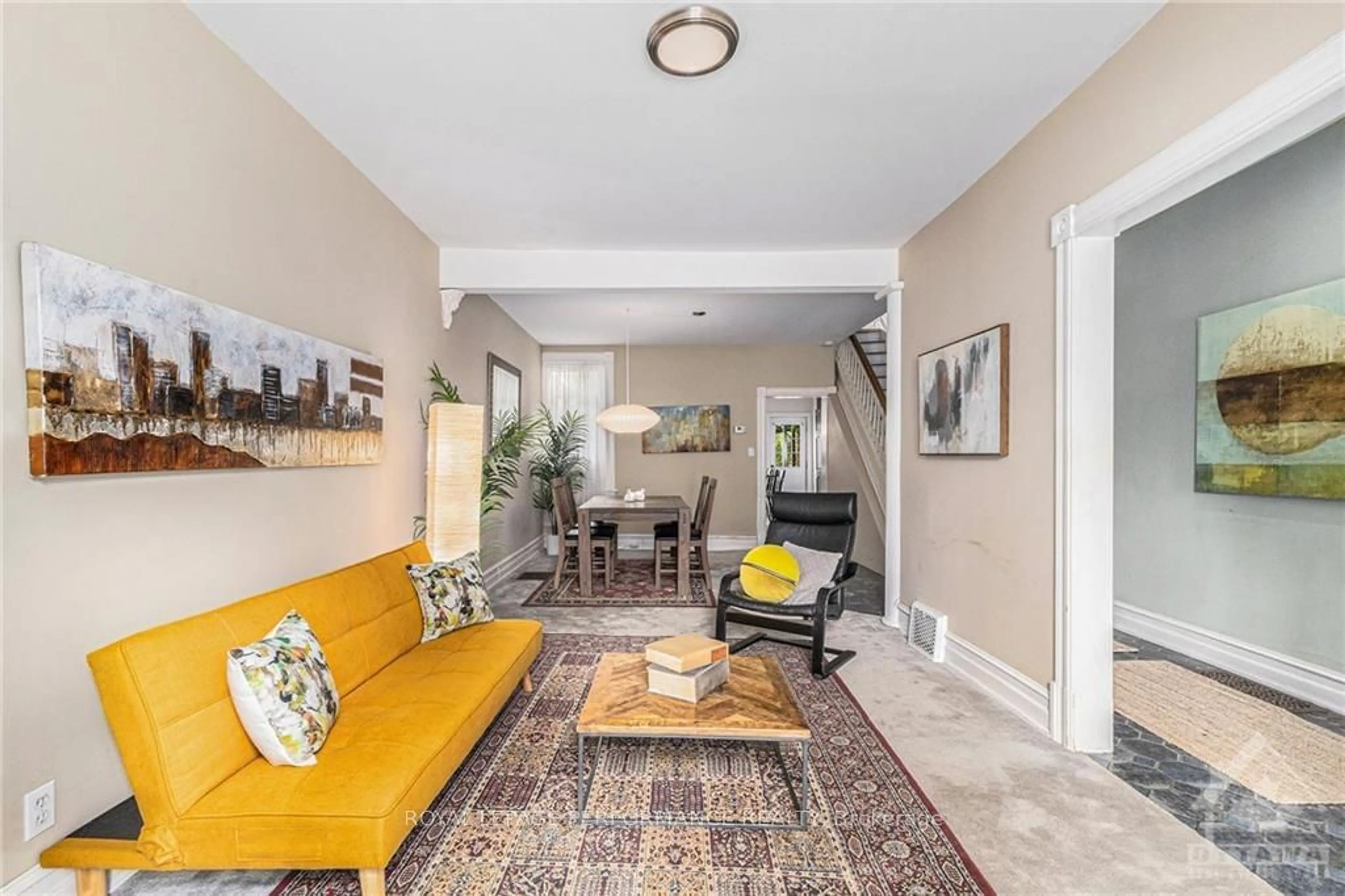 Living room, carpet floors for 203 ST PATRICK St, Lower Town - Sandy Hill Ontario K1N 5K2