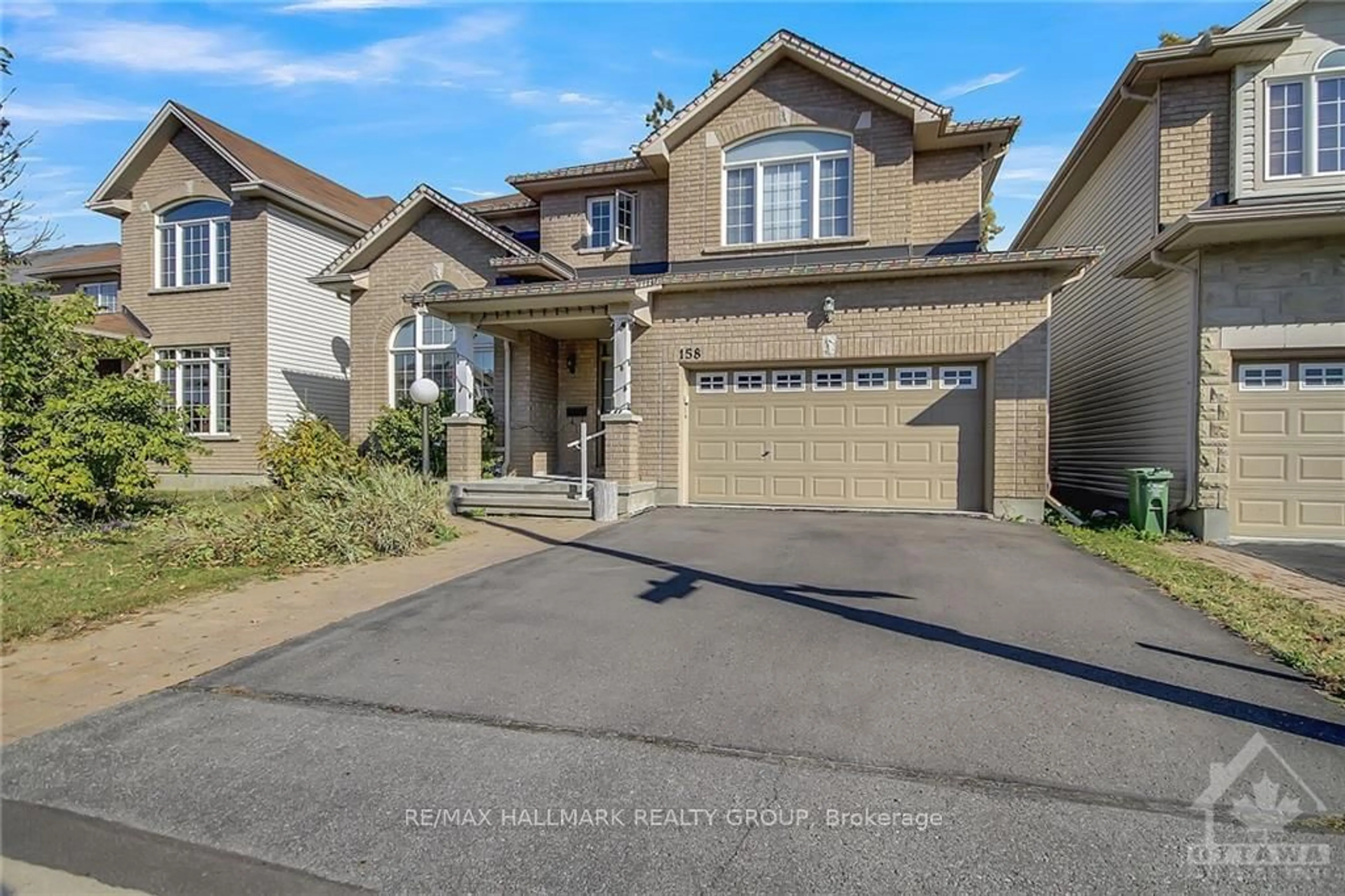 Frontside or backside of a home, the street view for 158 LAMPLIGHTERS Dr, Barrhaven Ontario K2J 0H6