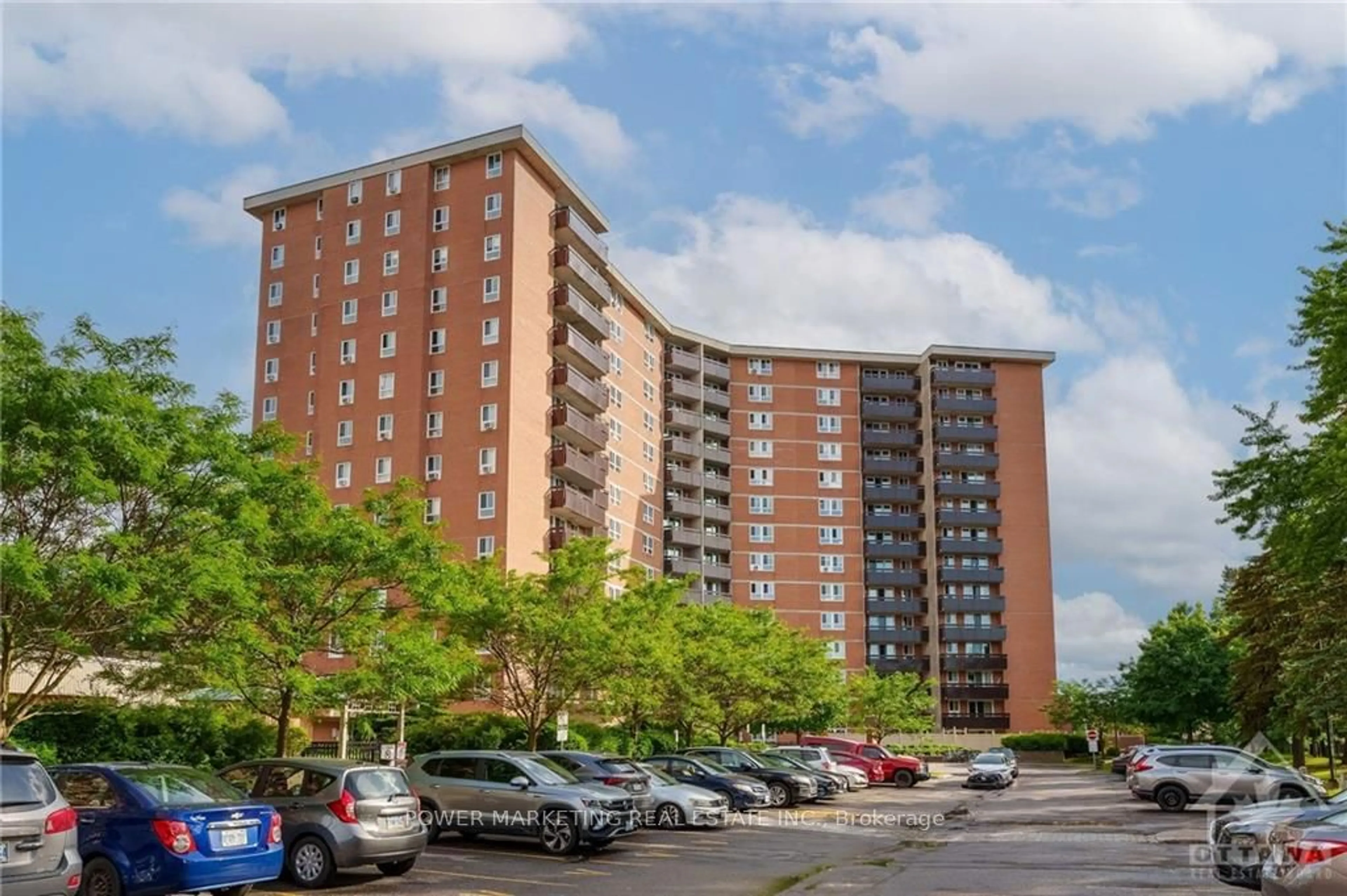 A pic from exterior of the house or condo, the front or back of building for 2000 JASMINE Cres #611, Beacon Hill North - South and Area Ontario K1J 8K5