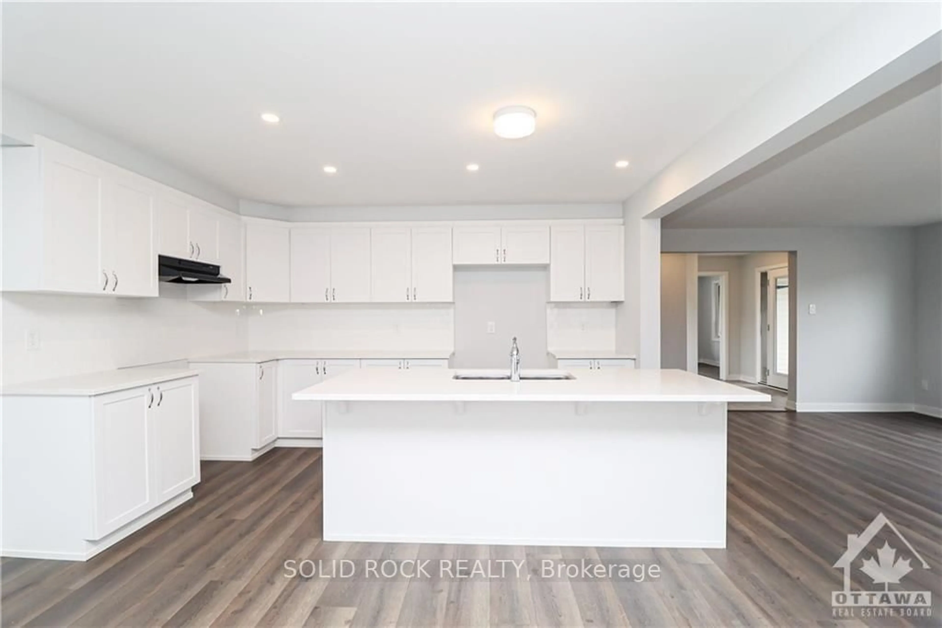 Open concept kitchen for 320 MEYNELL Rd, Stittsville - Munster - Richmond Ontario K0A 2Z0