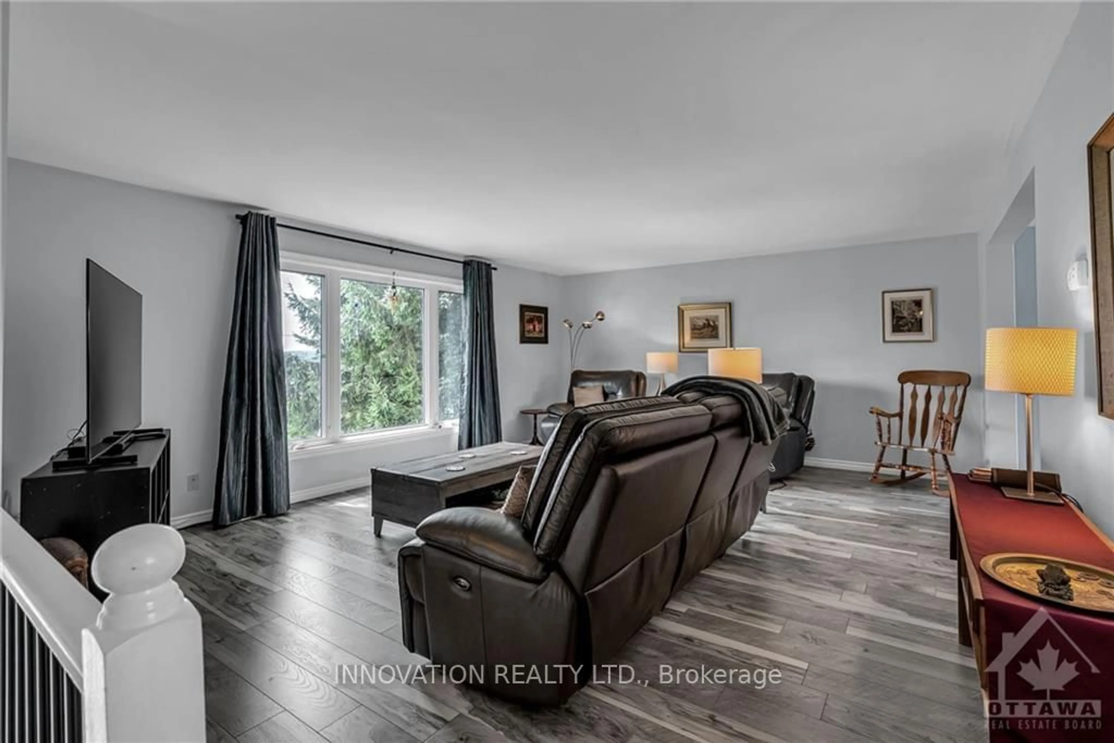 Living room, wood floors for 11473 LAKESHORE Dr, South Dundas Ontario K0E 1K0