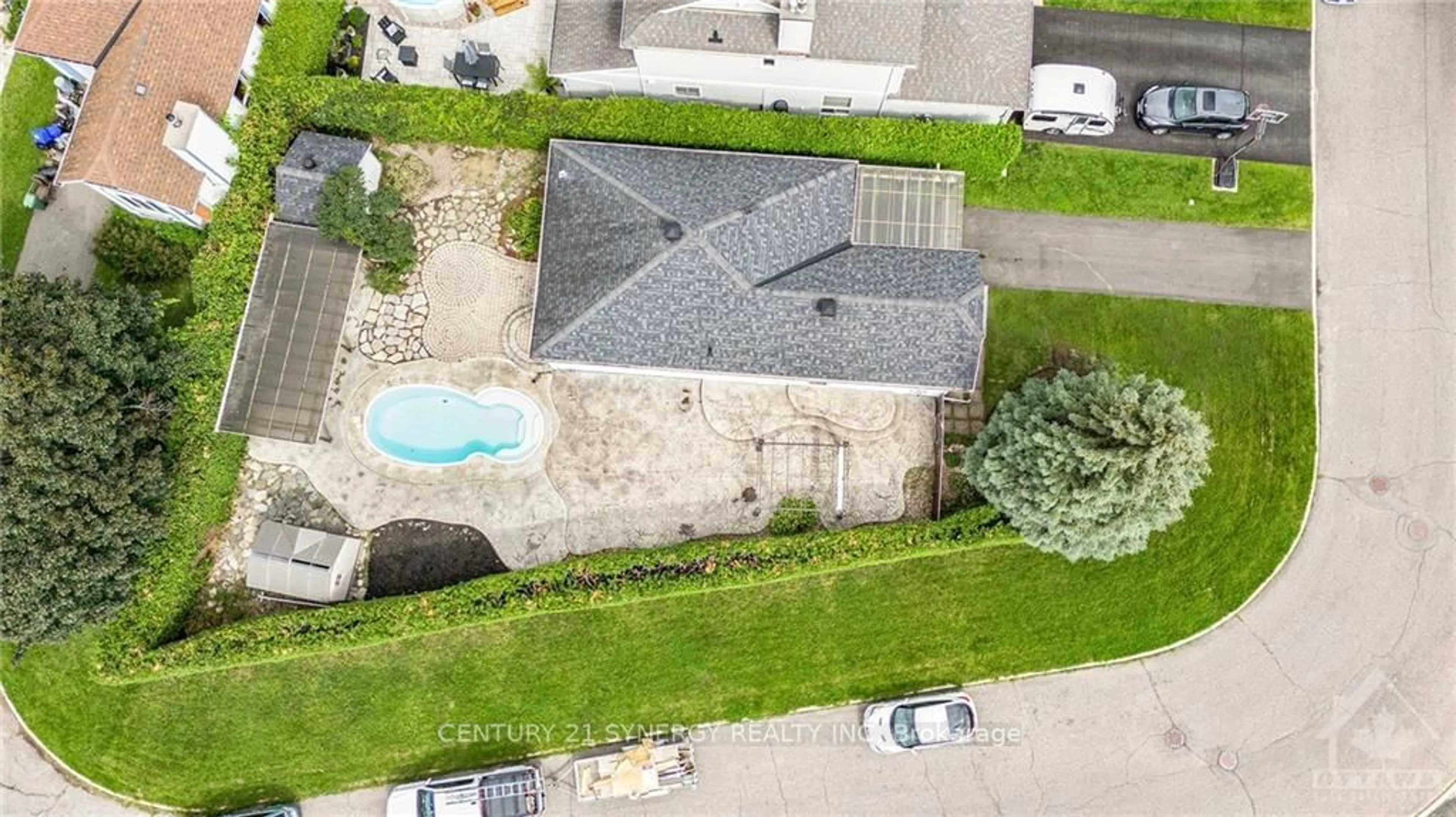 Frontside or backside of a home, the fenced backyard for 930 SHEENBORO Cres, Orleans - Cumberland and Area Ontario K4A 3M6