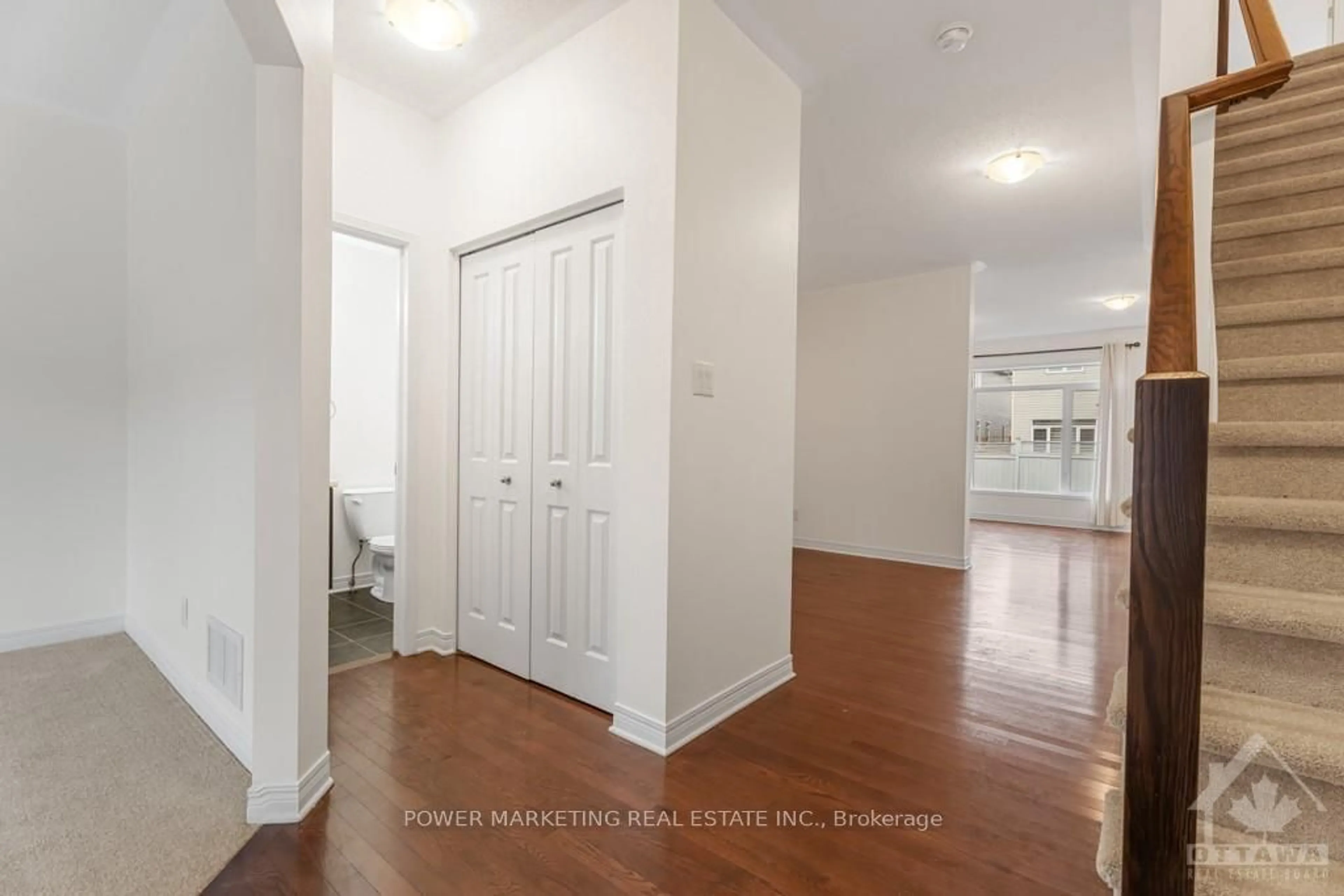 Indoor entryway, wood floors for 241 DAVE SMITH Cres, Blossom Park - Airport and Area Ontario K4M 0B8