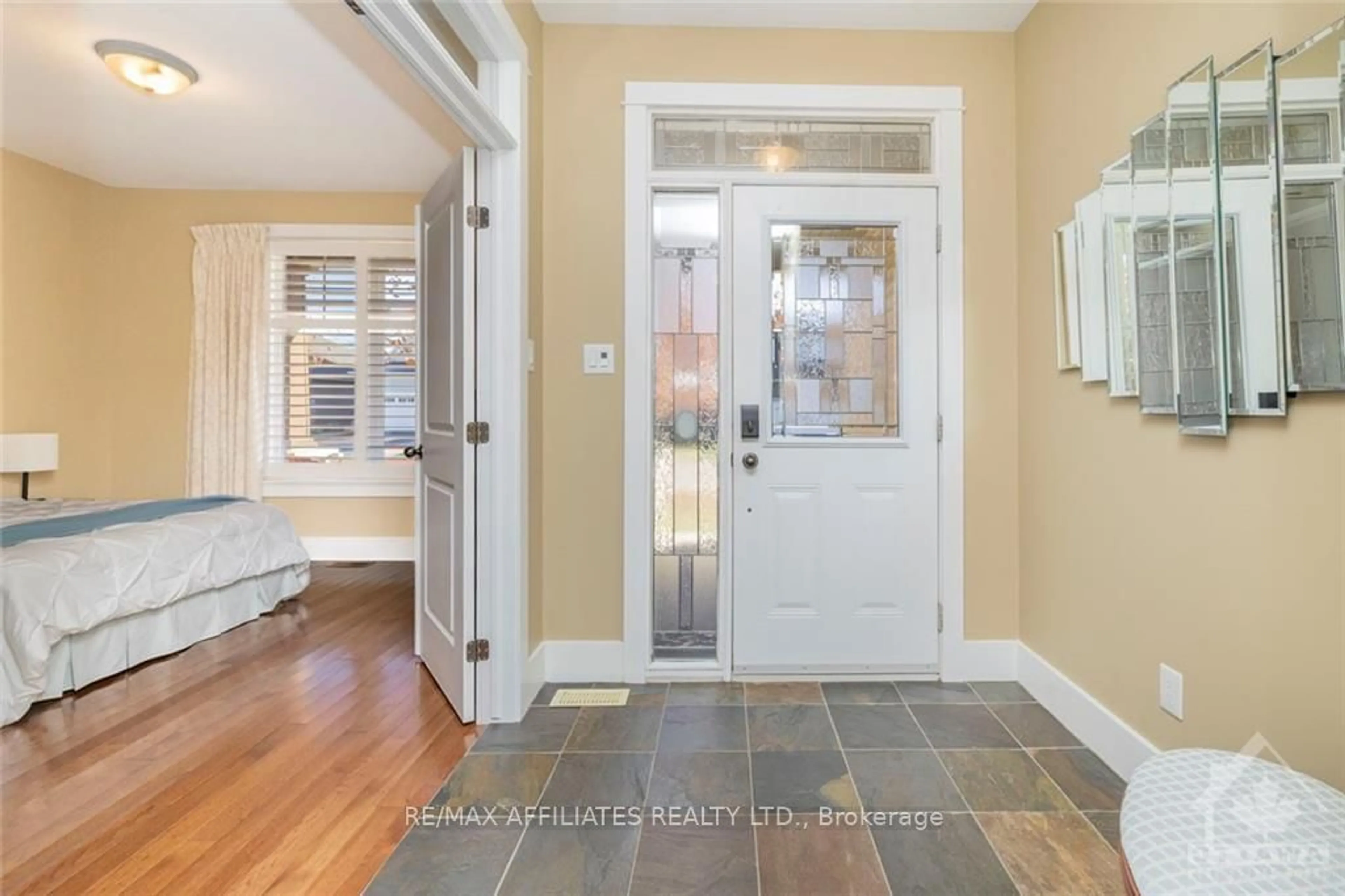 Indoor entryway, wood floors for 225 SANTIAGO St, Carleton Place Ontario K7C 0C7