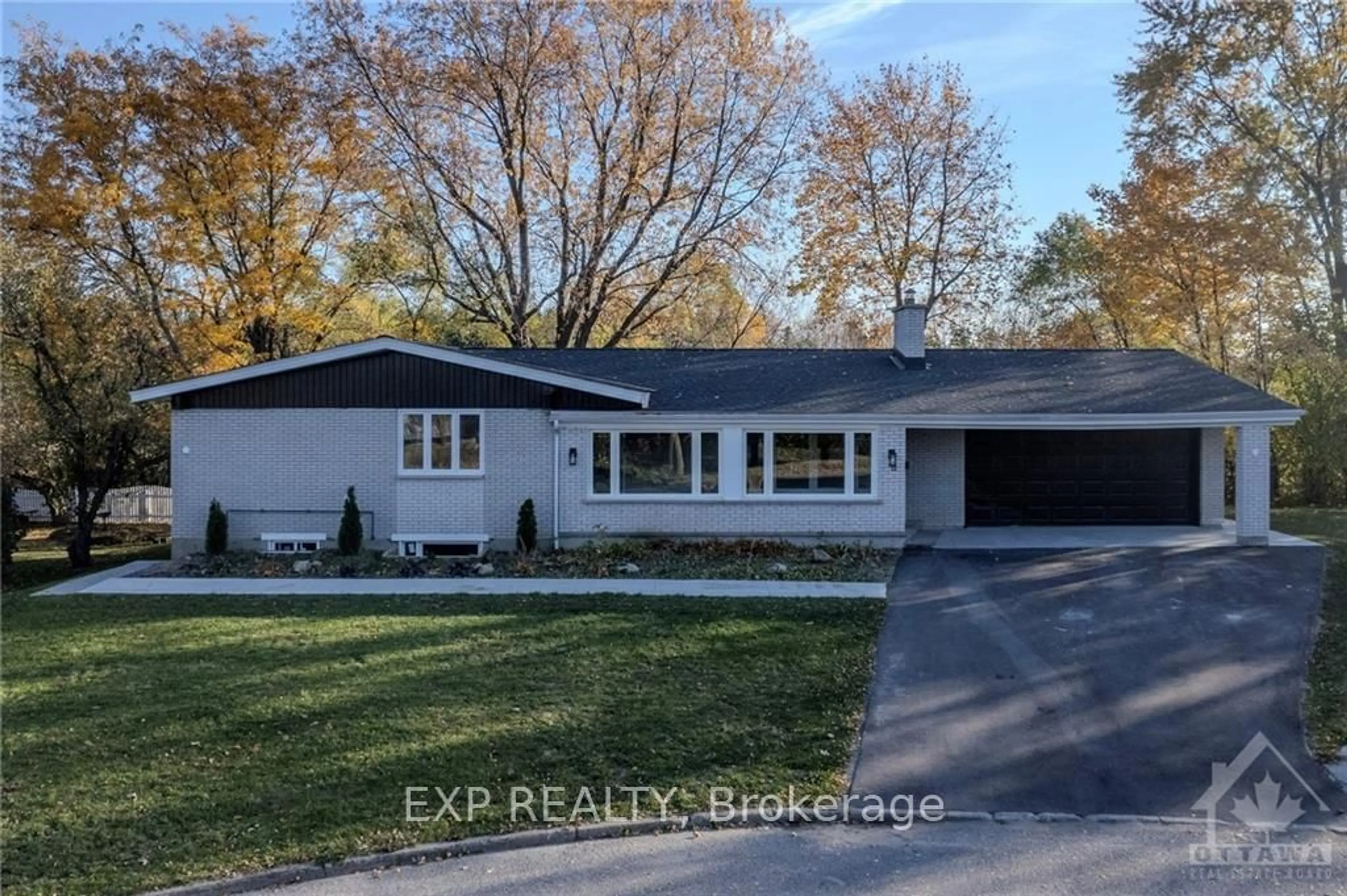 Frontside or backside of a home, cottage for 22 WHITEHILL Ave, Meadowlands - Crestview and Area Ontario K2G 3A8