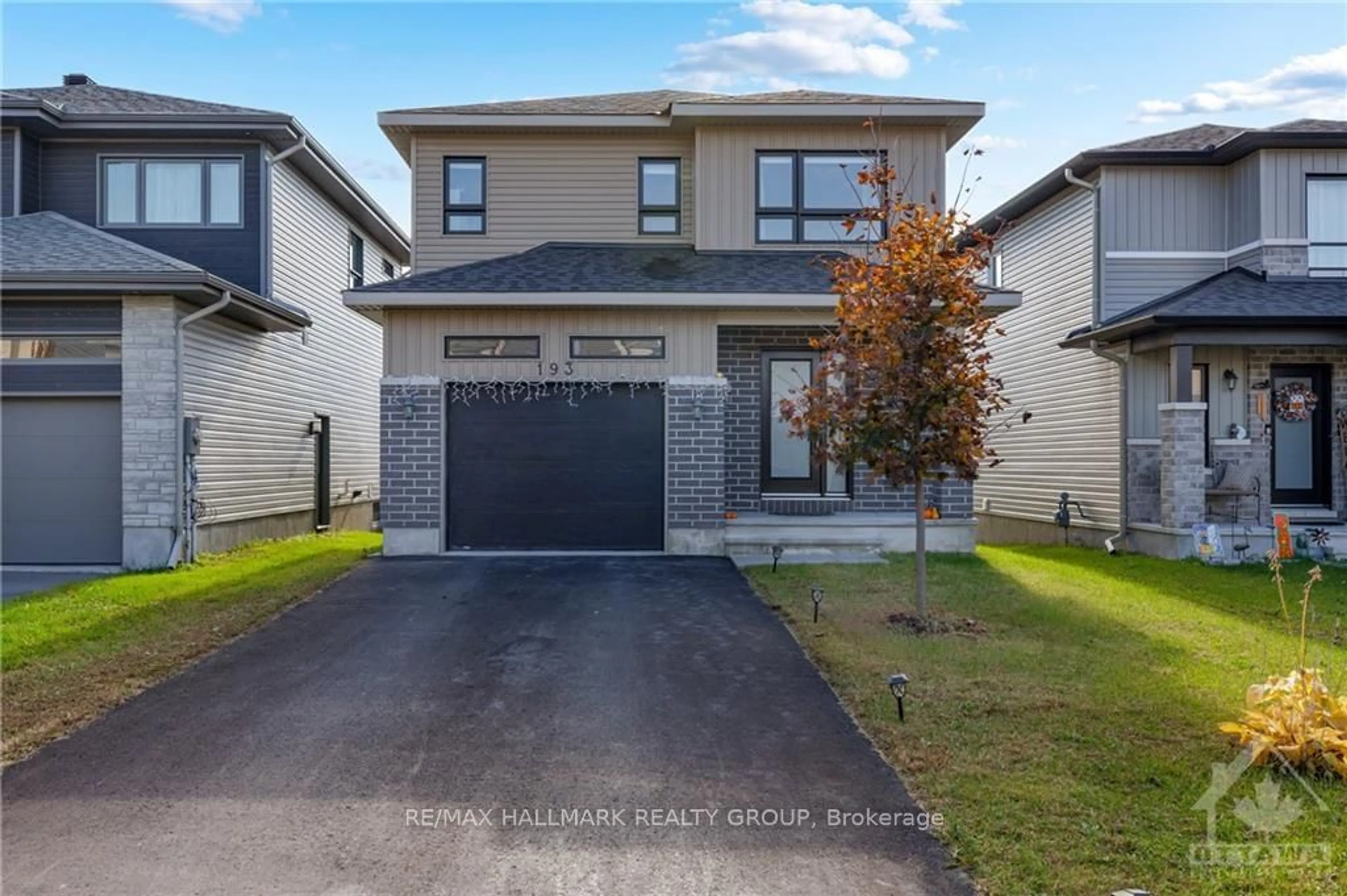 Frontside or backside of a home, the street view for 193 ONYX Cres, Clarence-Rockland Ontario K4K 0H5