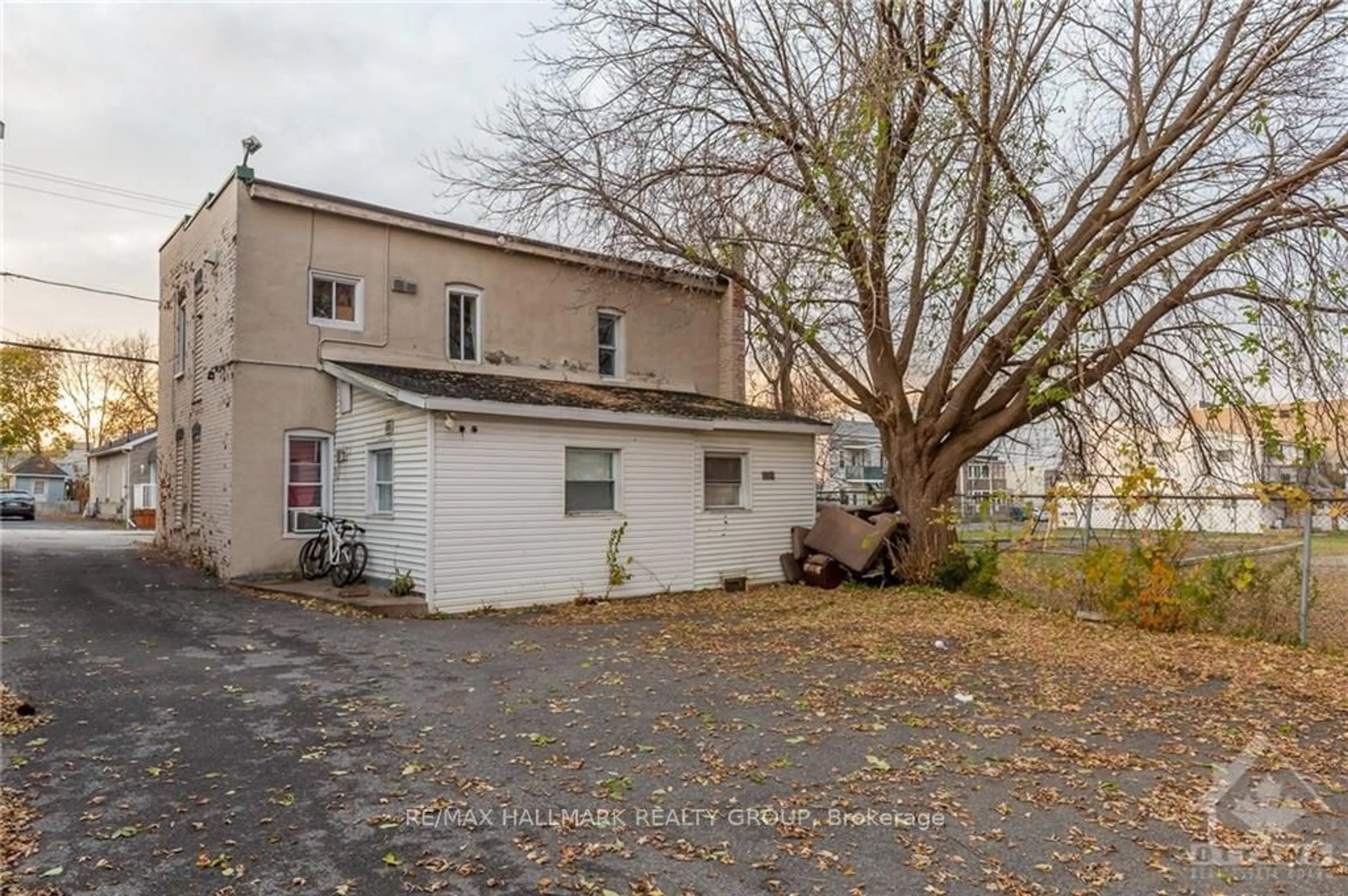 A pic from exterior of the house or condo, the front or back of building for 297-301 WILLIAM St, Hawkesbury Ontario K6A 1X2