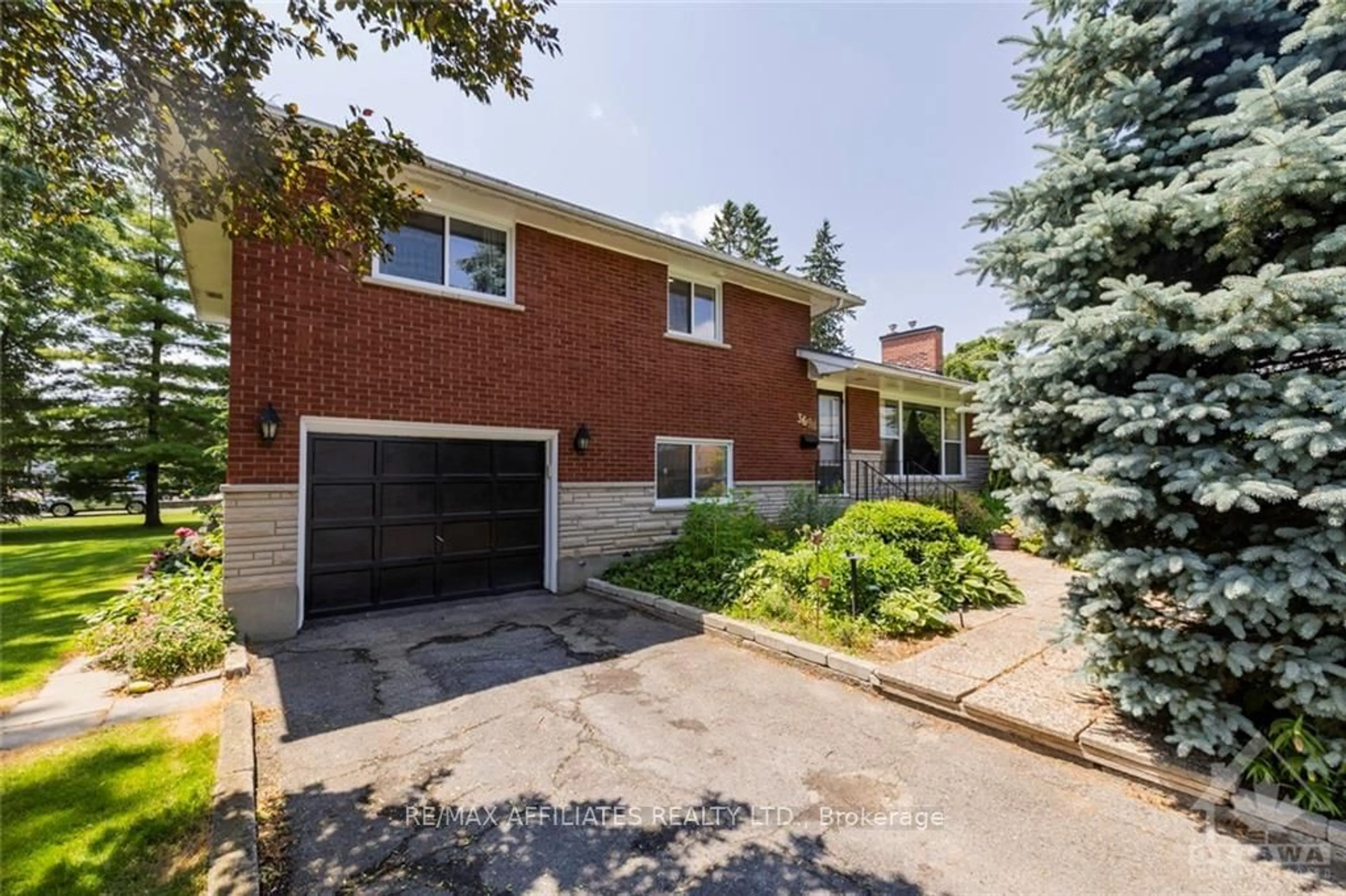 Home with brick exterior material for 3698 MCBEAN St, Stittsville - Munster - Richmond Ontario K0A 2Z0