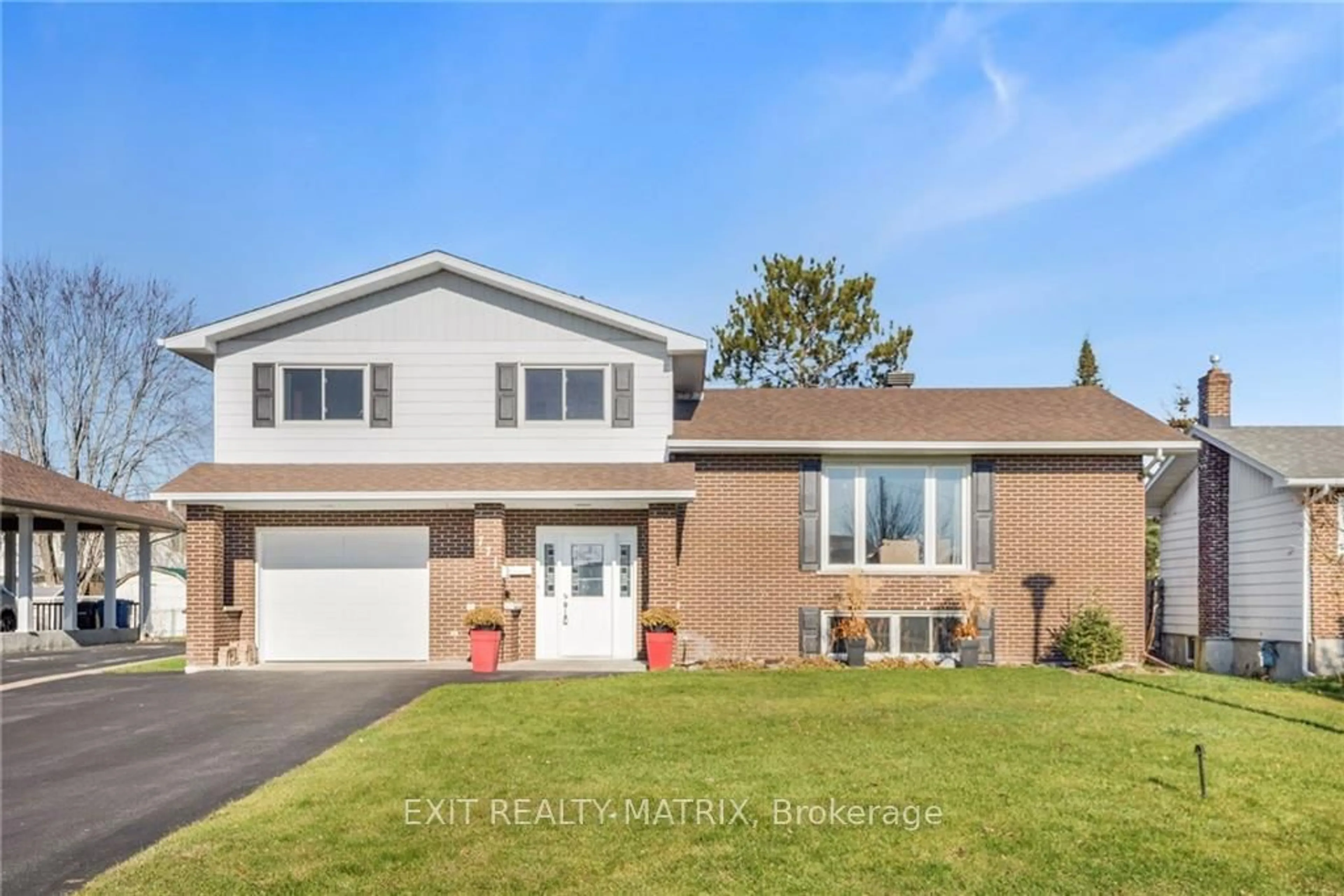 Frontside or backside of a home, the street view for 771 REJANE Cres, Hawkesbury Ontario K6A 2K7