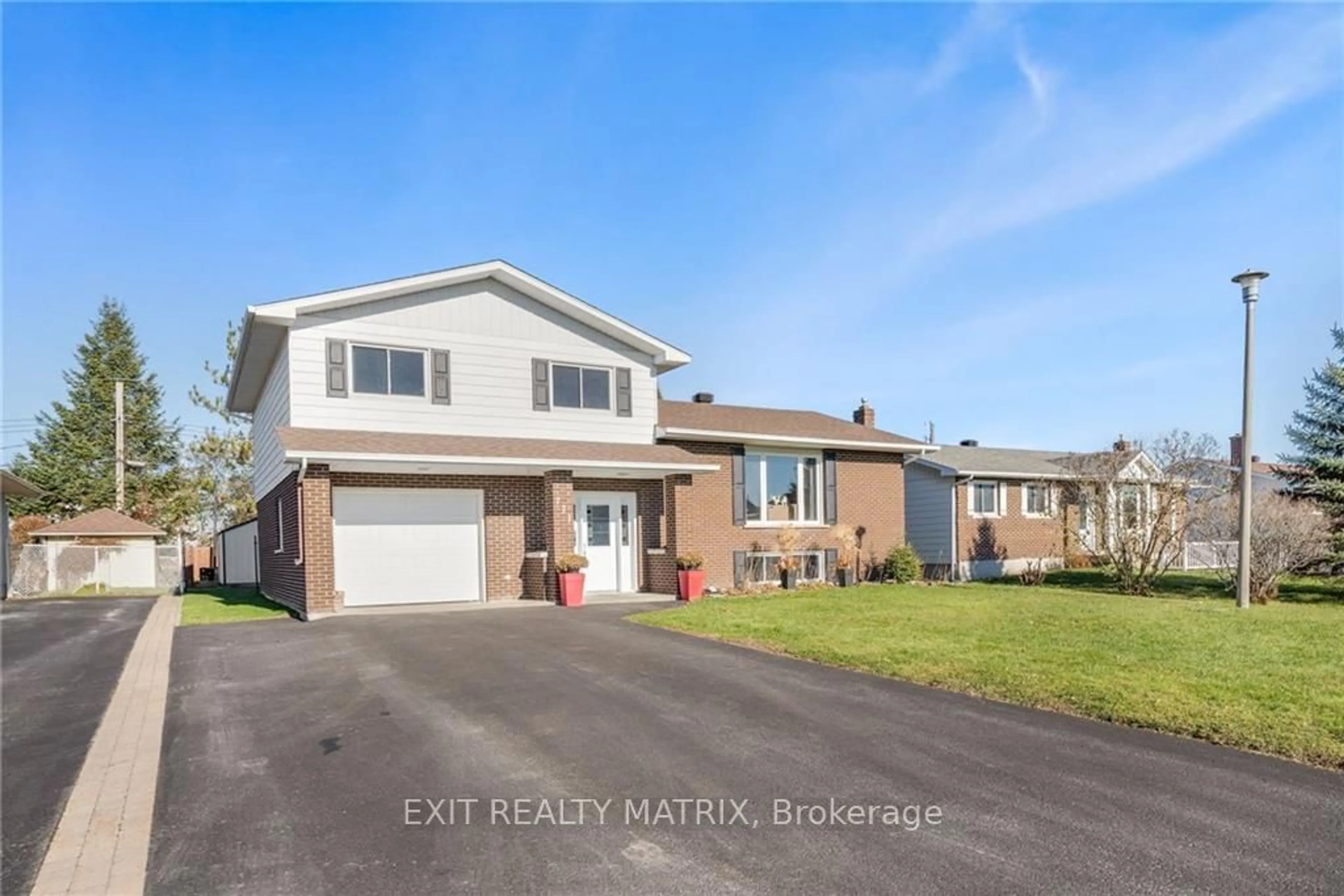 Frontside or backside of a home, the street view for 771 REJANE Cres, Hawkesbury Ontario K6A 2K7