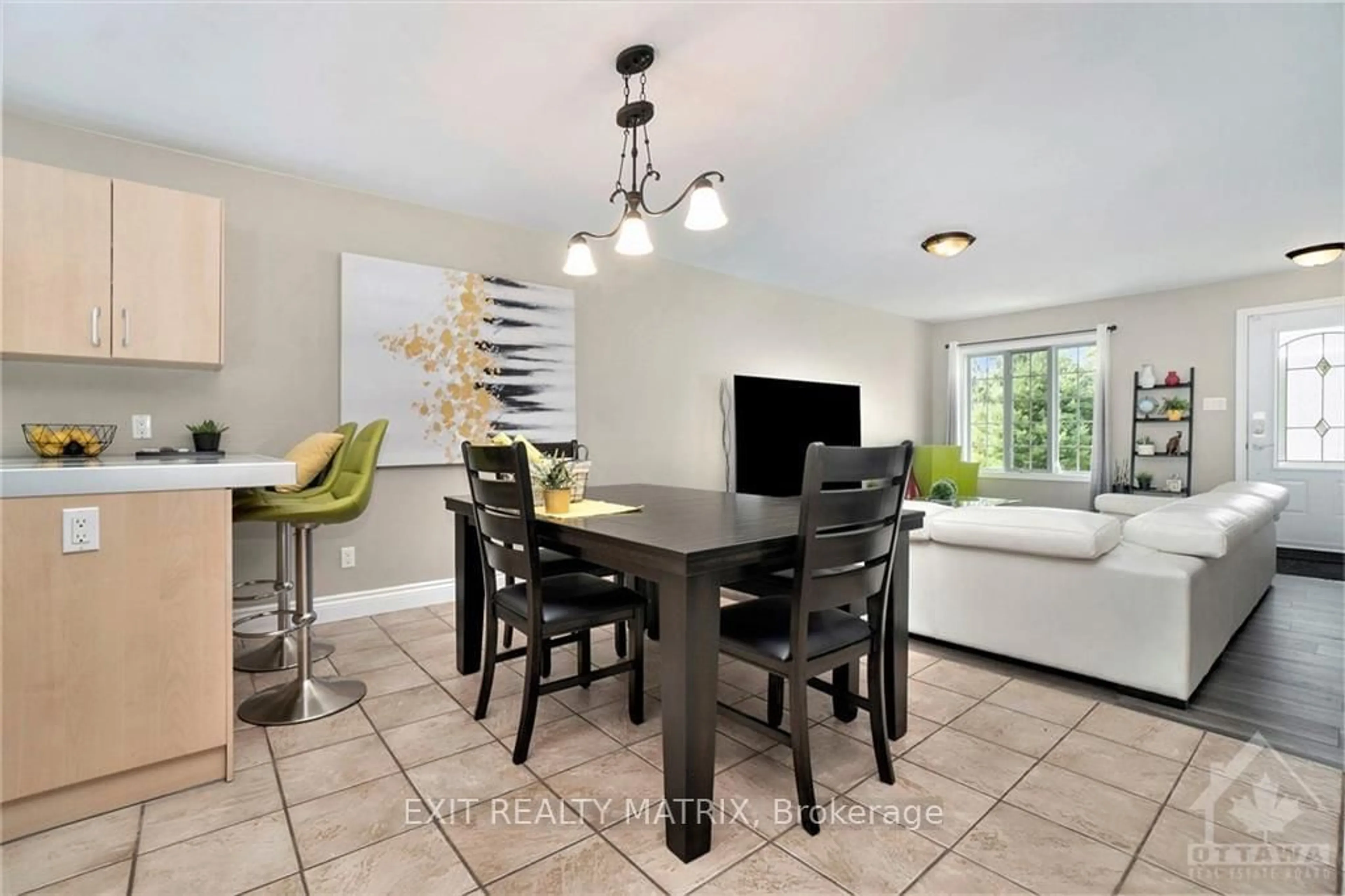 Dining room, wood floors, cottage for 6 TELEGRAPH Ave, Alfred and Plantagenet Ontario K0A 1A0