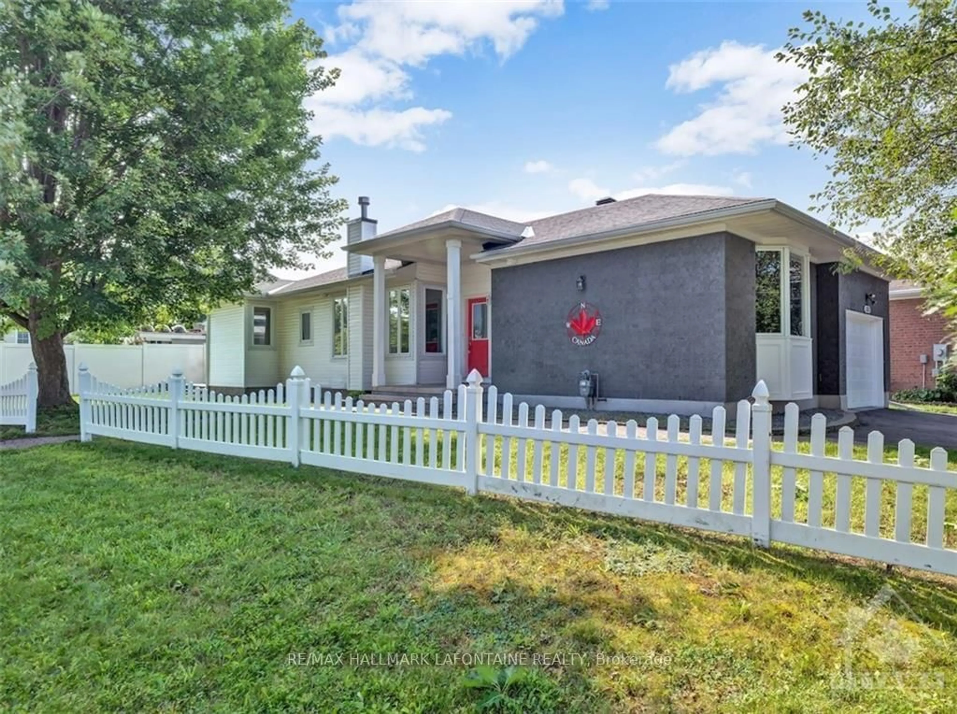 Frontside or backside of a home, the fenced backyard for 1801 NORTHLANDS Dr, Orleans - Cumberland and Area Ontario K4A 3S9