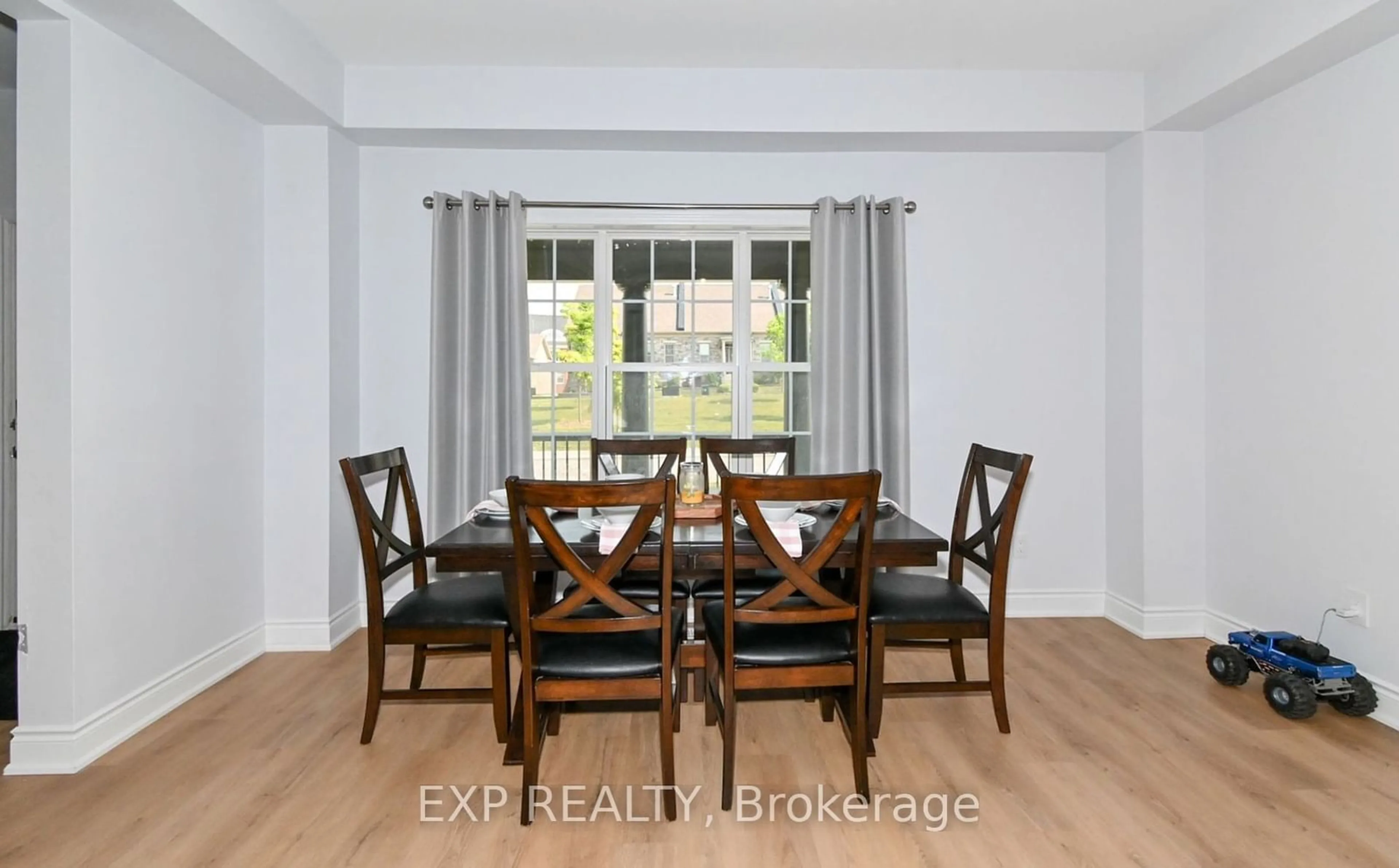 Dining room, wood floors, cottage for 941 John Fairhurst Blvd, Cobourg Ontario K9A 1L9