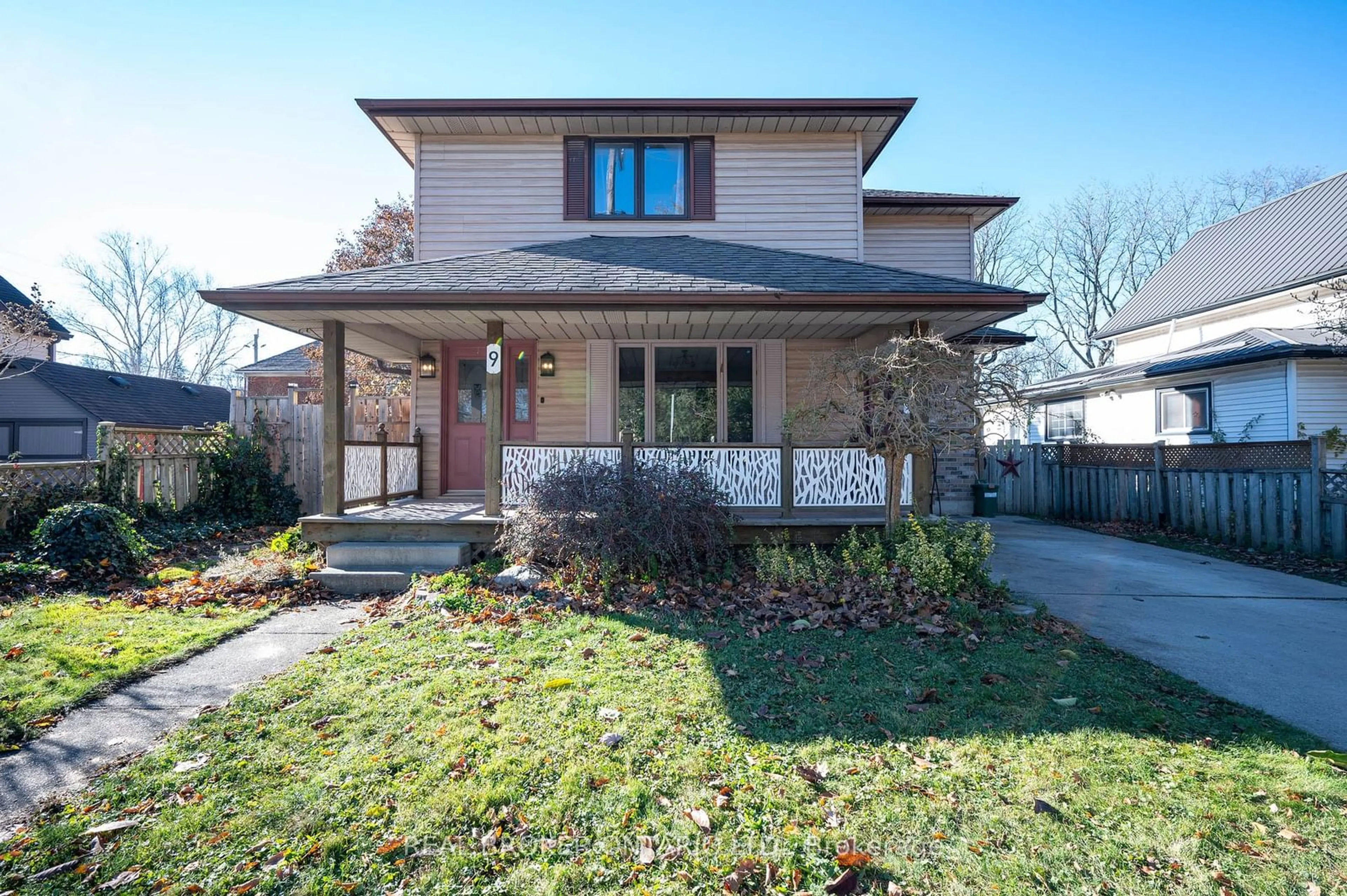 Frontside or backside of a home, cottage for 9 Bexley St, Woodstock Ontario N4S 5X6