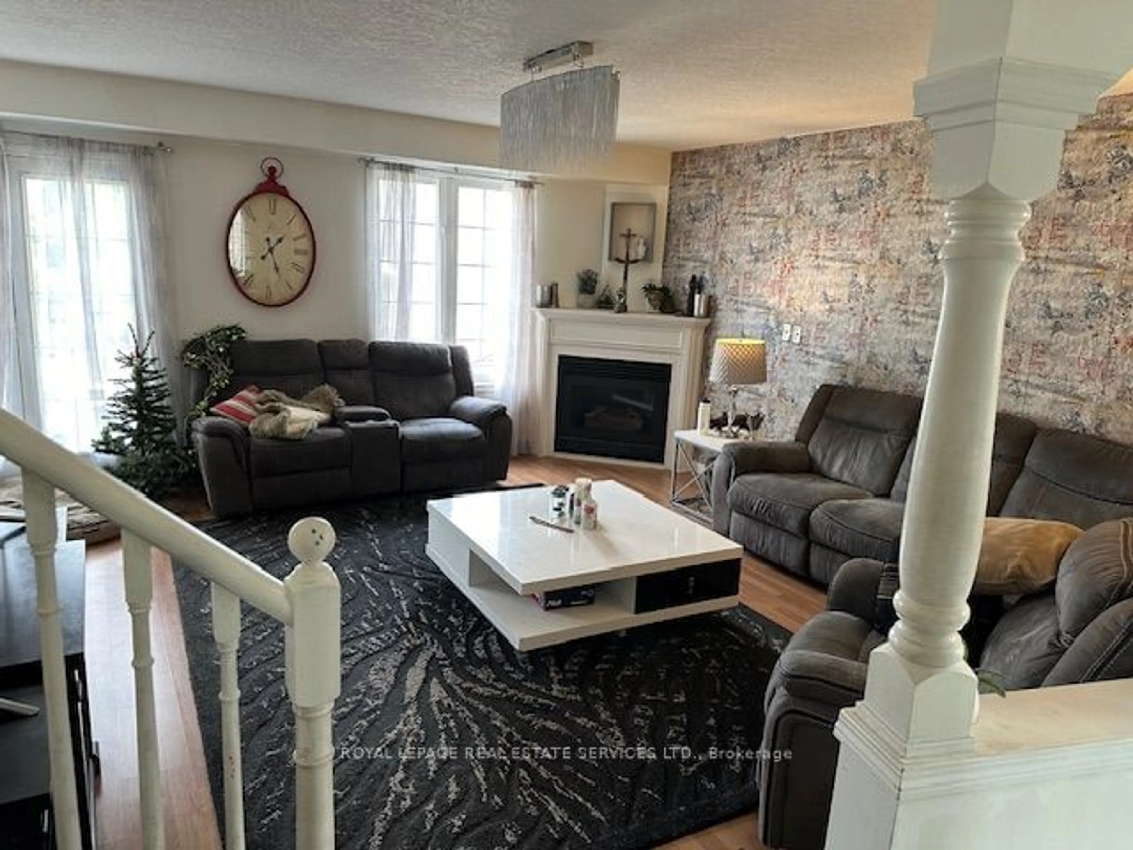 Living room, wood floors for 238 Briarmeadow Dr, Kitchener Ontario N2A 4C4